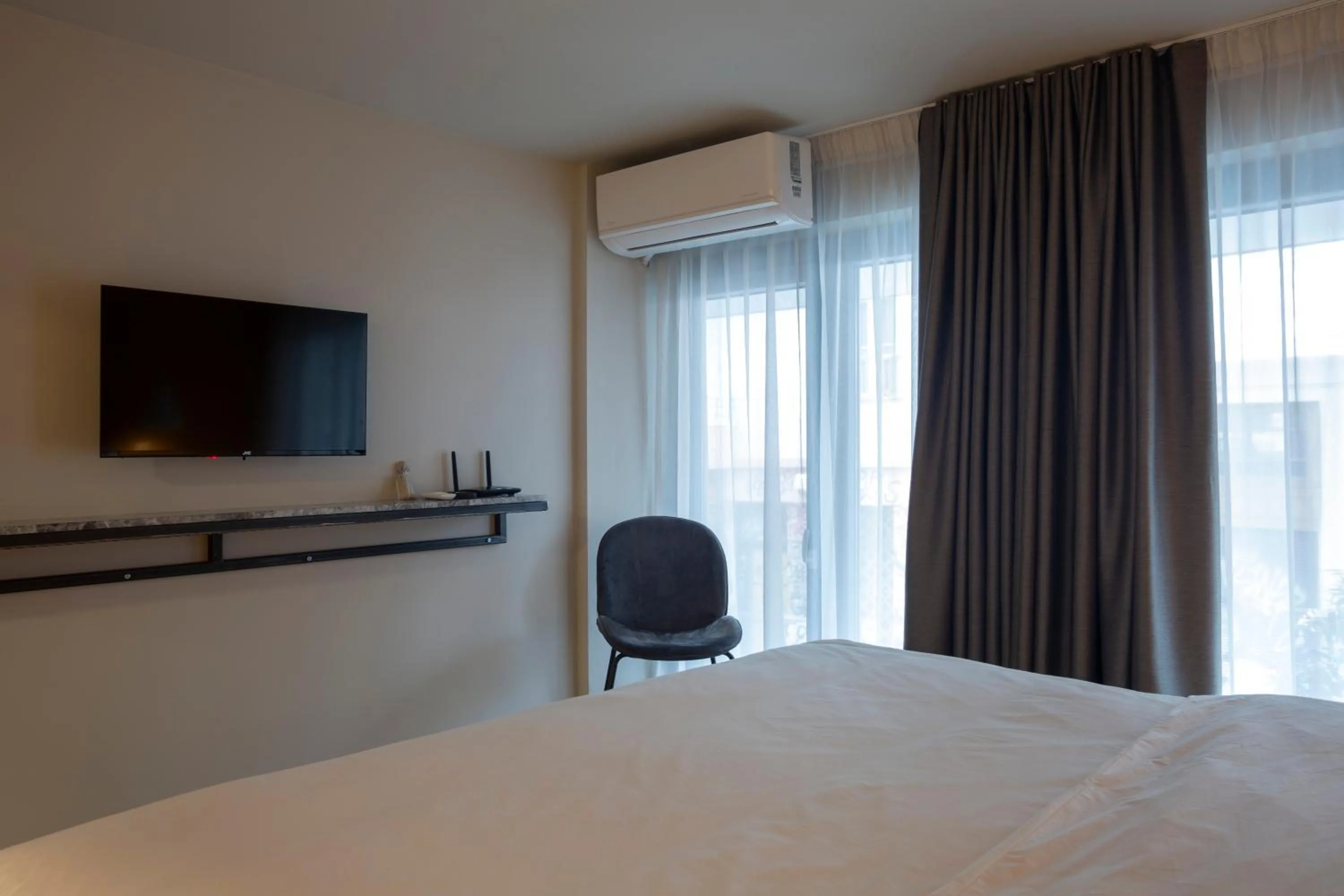 TV and multimedia, Bed in The Frogs_Guest House