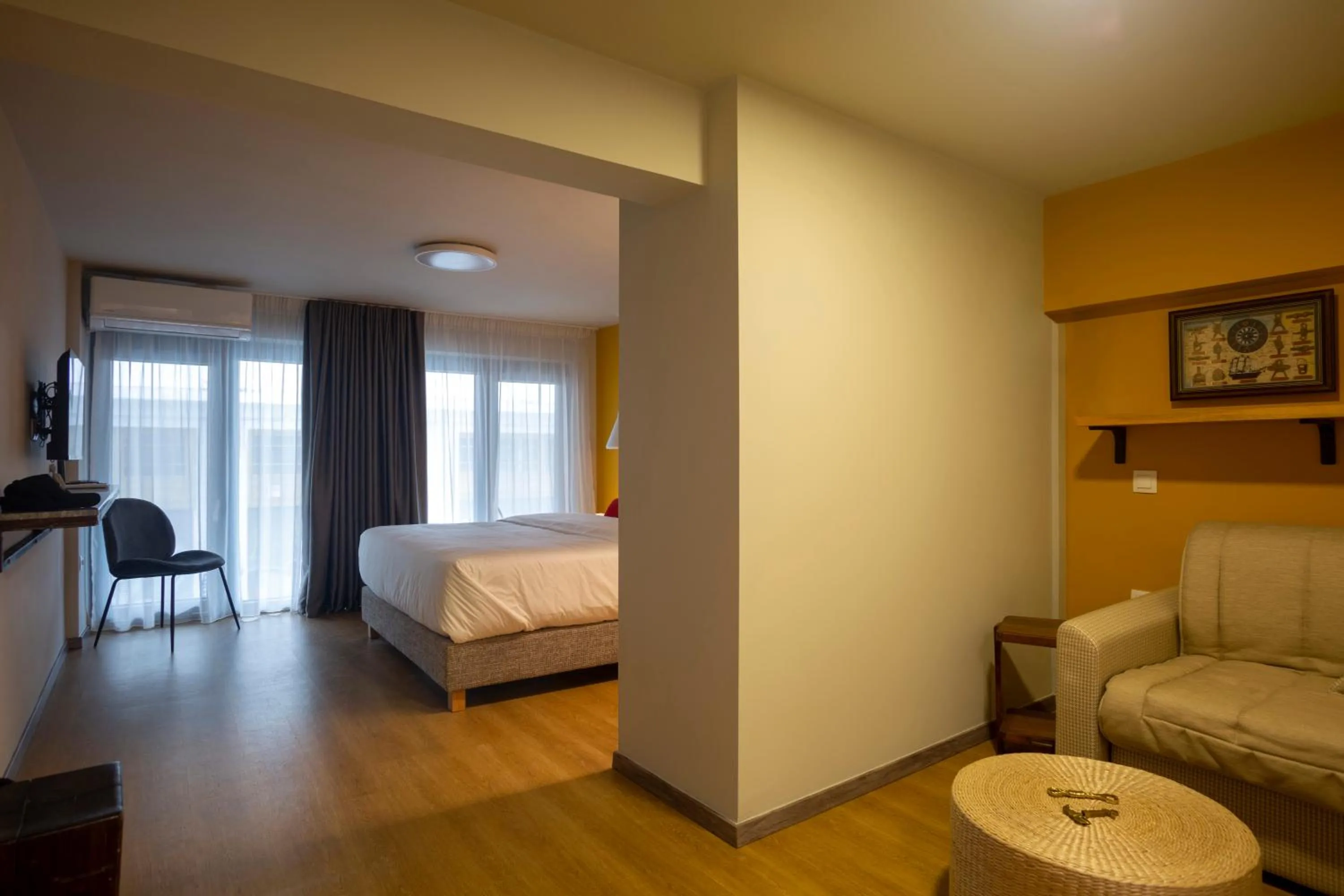 Photo of the whole room, Bed in The Frogs_Guest House