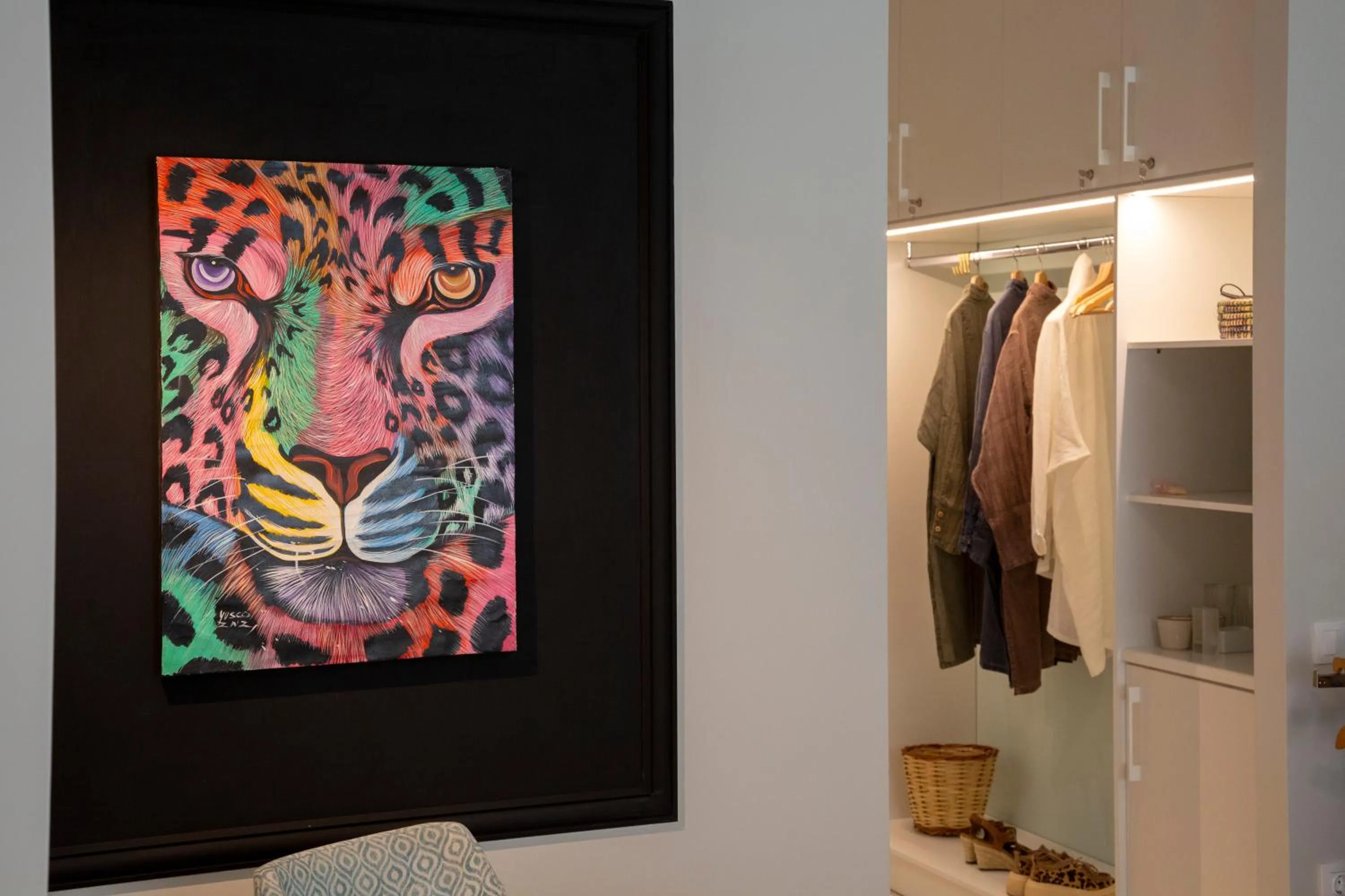 Decorative detail in The Frogs_Guest House