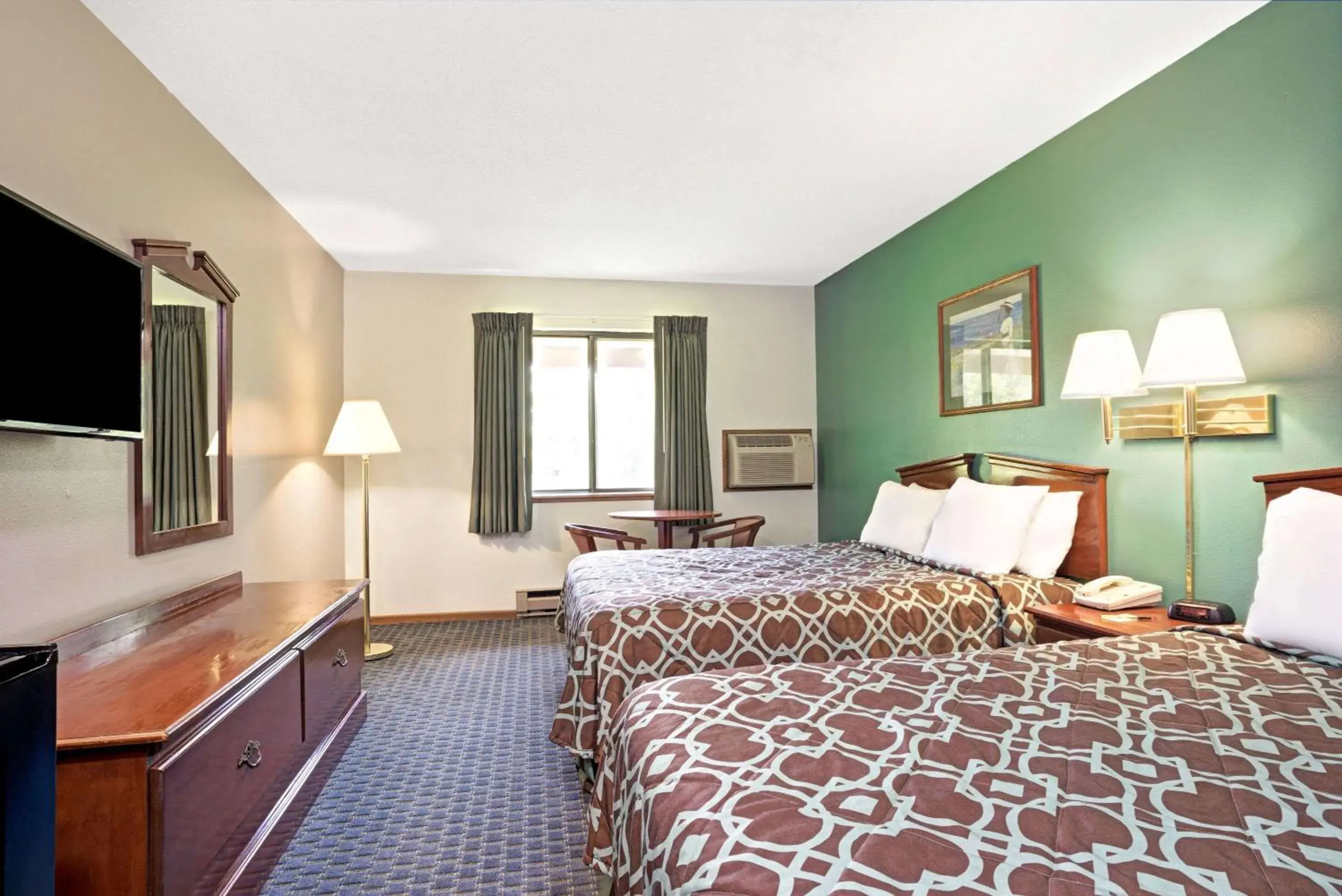 Photo of the whole room, Bed in Super 8 by Wyndham Hudson Photo of the whole room, Bed in Super 8 by Wyndham Hudson