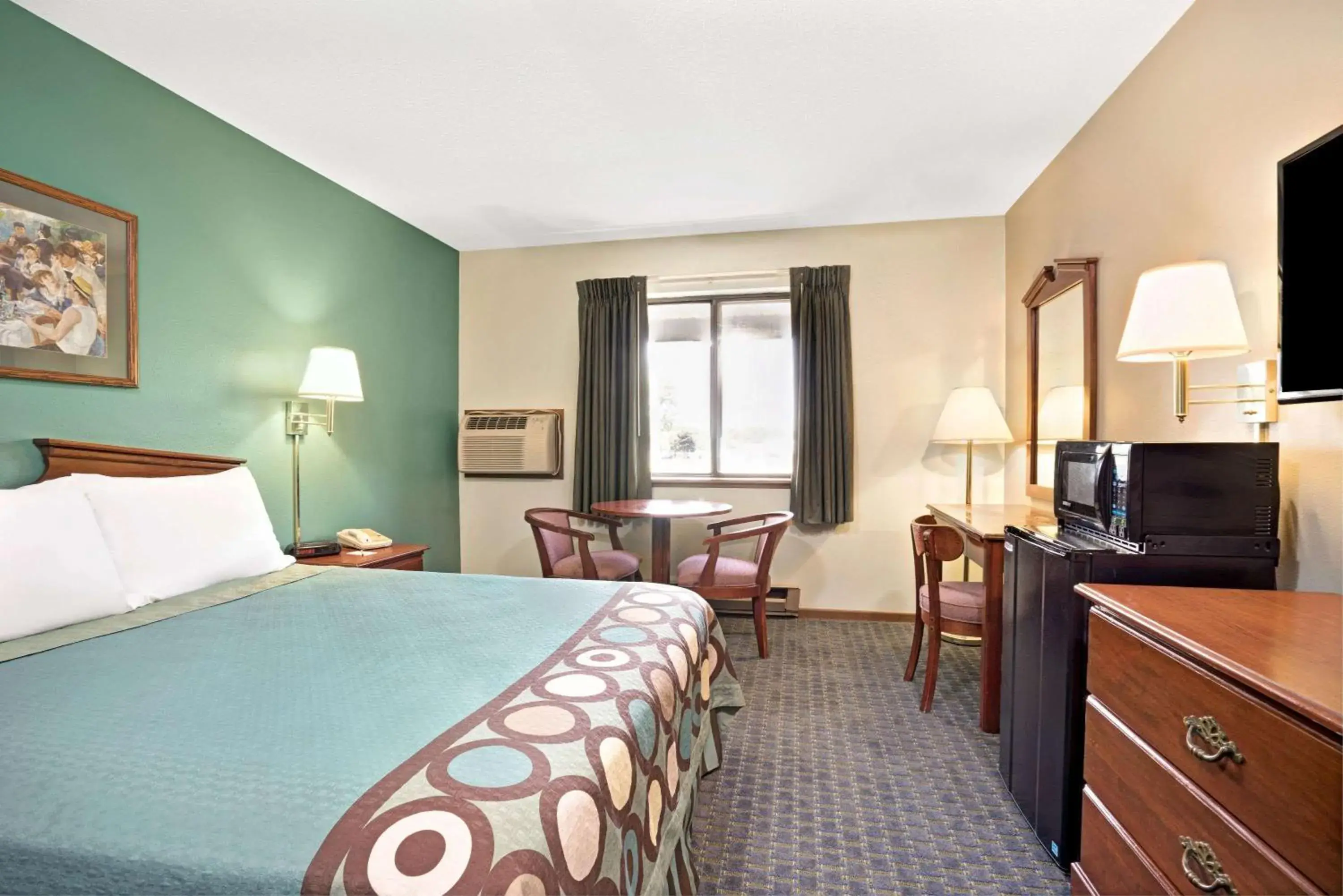 Photo of the whole room, Bed in Super 8 by Wyndham Hudson Photo of the whole room, Bed in Super 8 by Wyndham Hudson