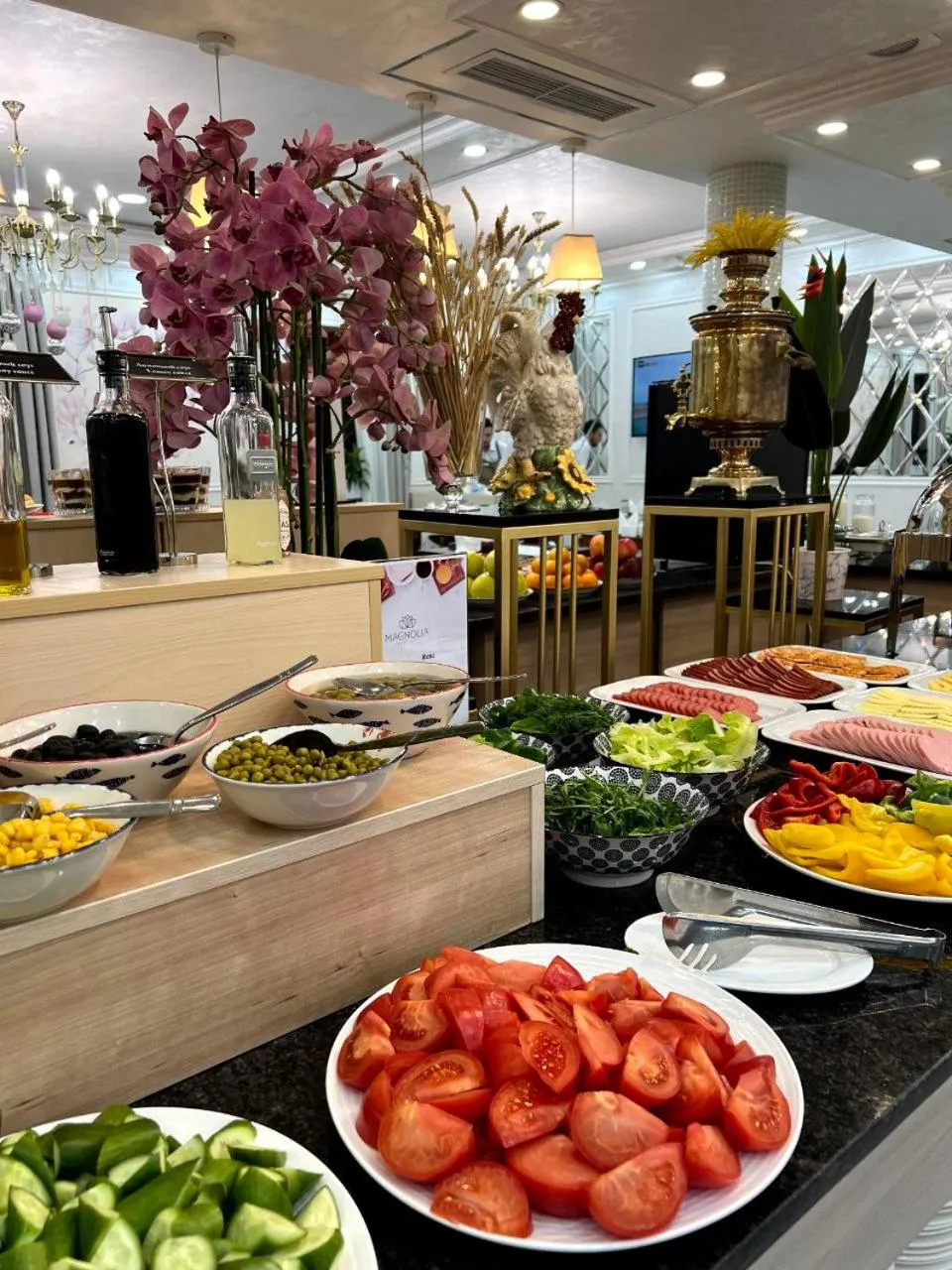 Restaurant/places to eat in Navruz Hotel Tashkent