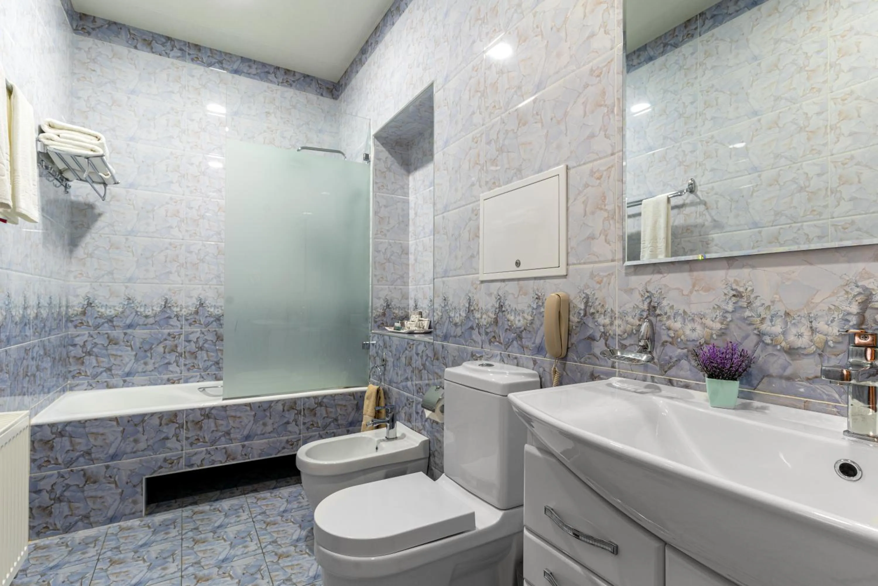 Bathroom in Navruz Hotel Tashkent