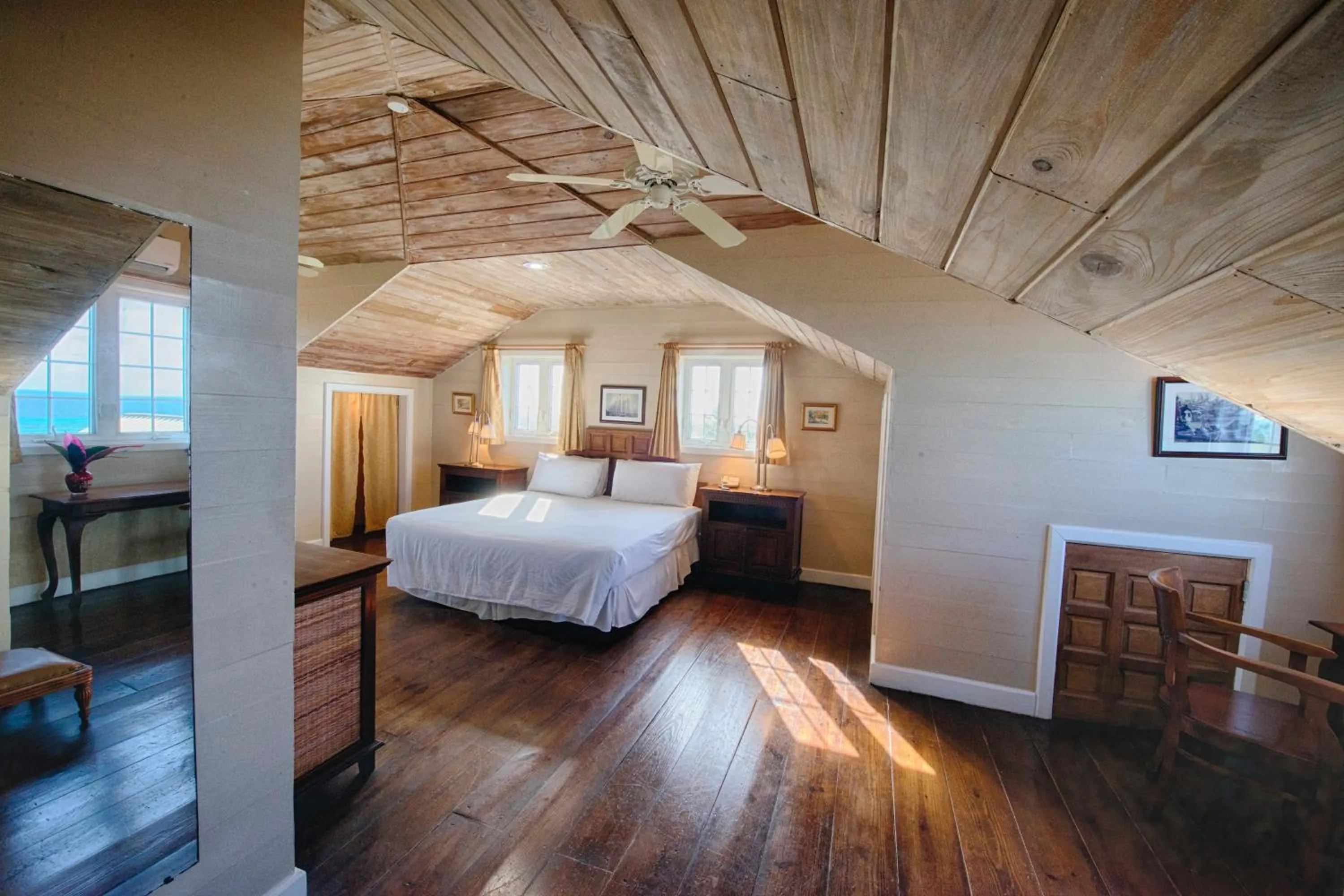 Bed in A Stone's Throw Away