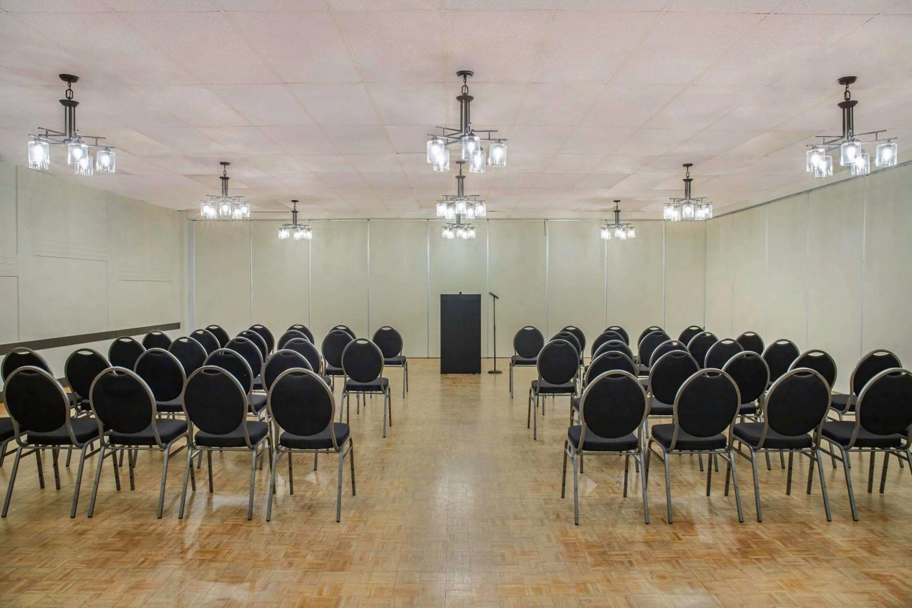 Meeting/conference room in Days Inn & Conference Centre by Wyndham Camrose Norsemen