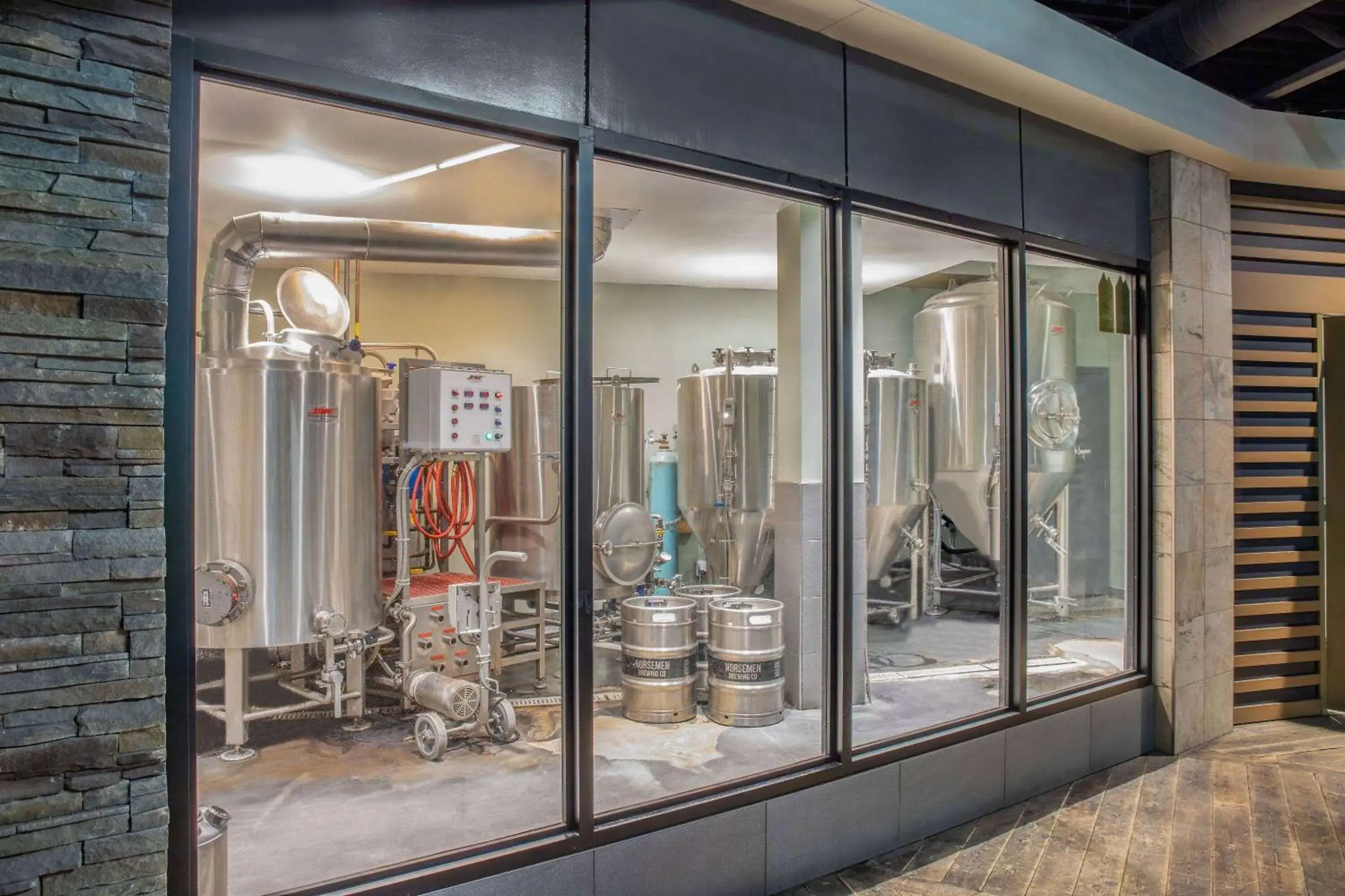 Lounge or bar in Days Inn & Conference Centre by Wyndham Camrose Norsemen Lounge or bar in Days Inn & Conference Centre by Wyndham Camrose Norsemen