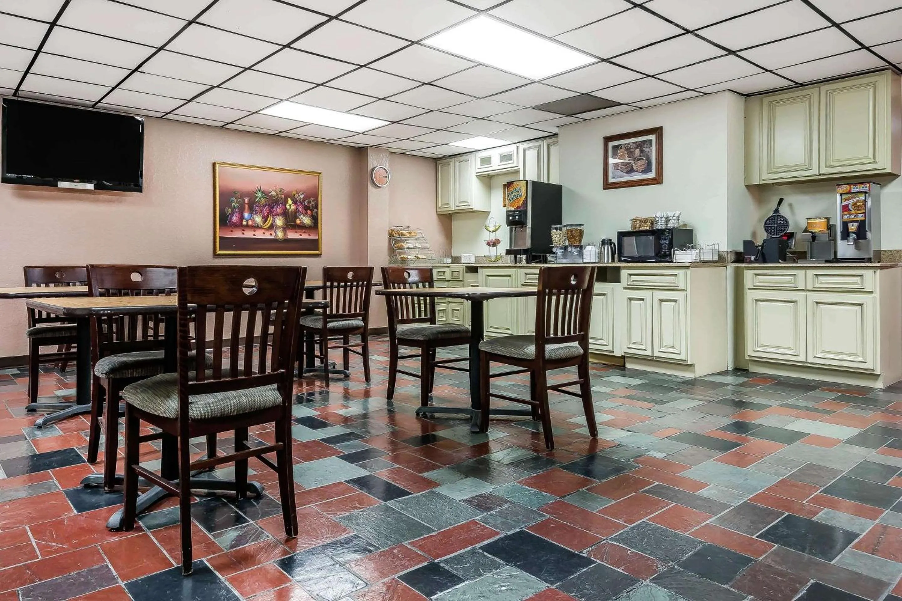 Restaurant/places to eat in Quality Inn & Suites Binghamton Vestal