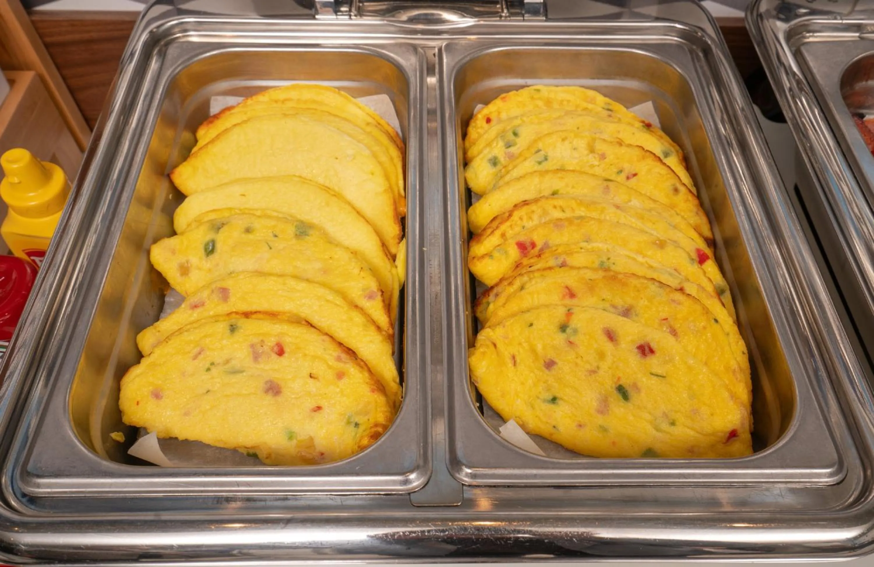 Breakfast in Holiday Inn Express & Suites - Brandon by IHG