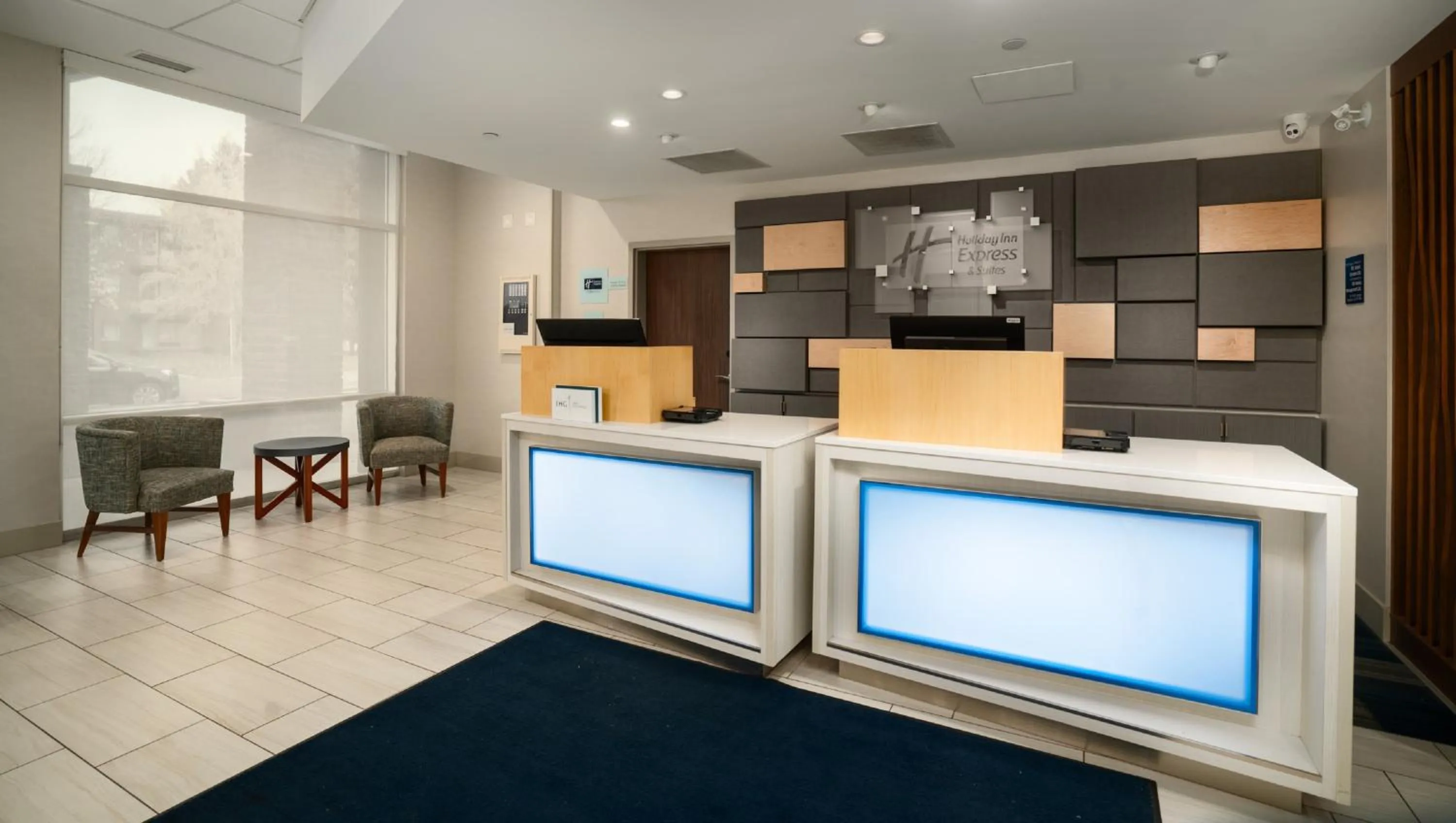 Property building in Holiday Inn Express & Suites - Brandon by IHG