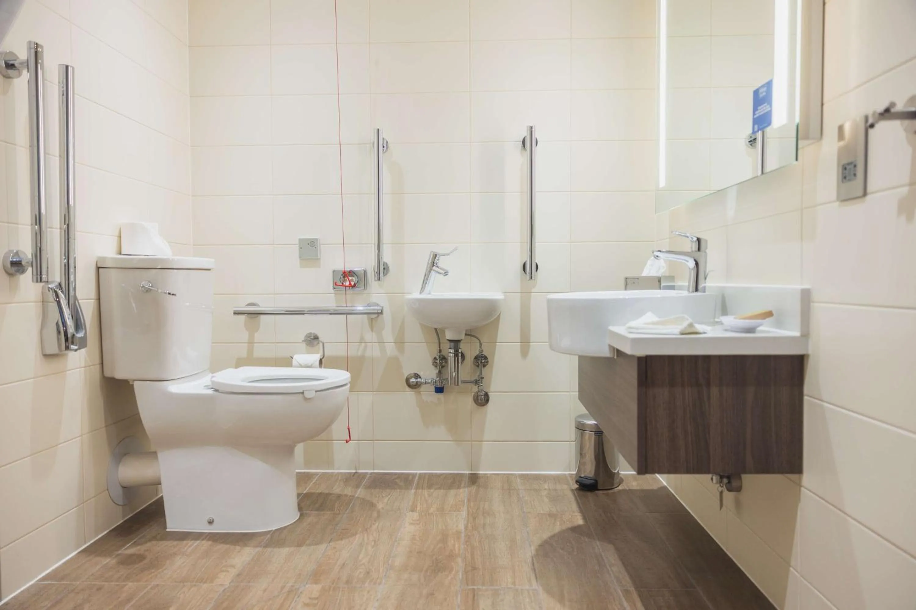 Toilet in Hilton Garden Inn Birmingham Airport Uk