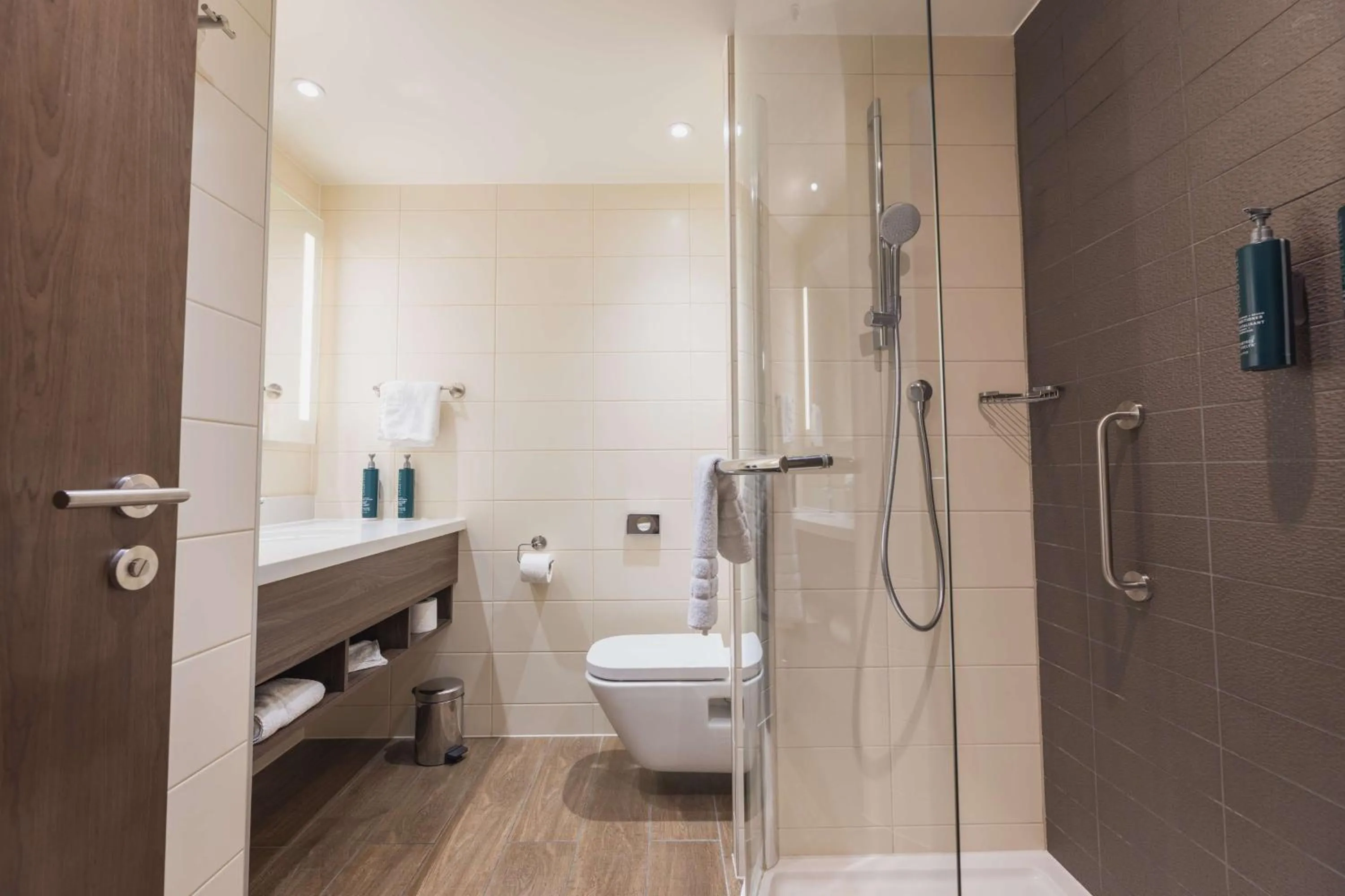 Bathroom in Hilton Garden Inn Birmingham Airport Uk