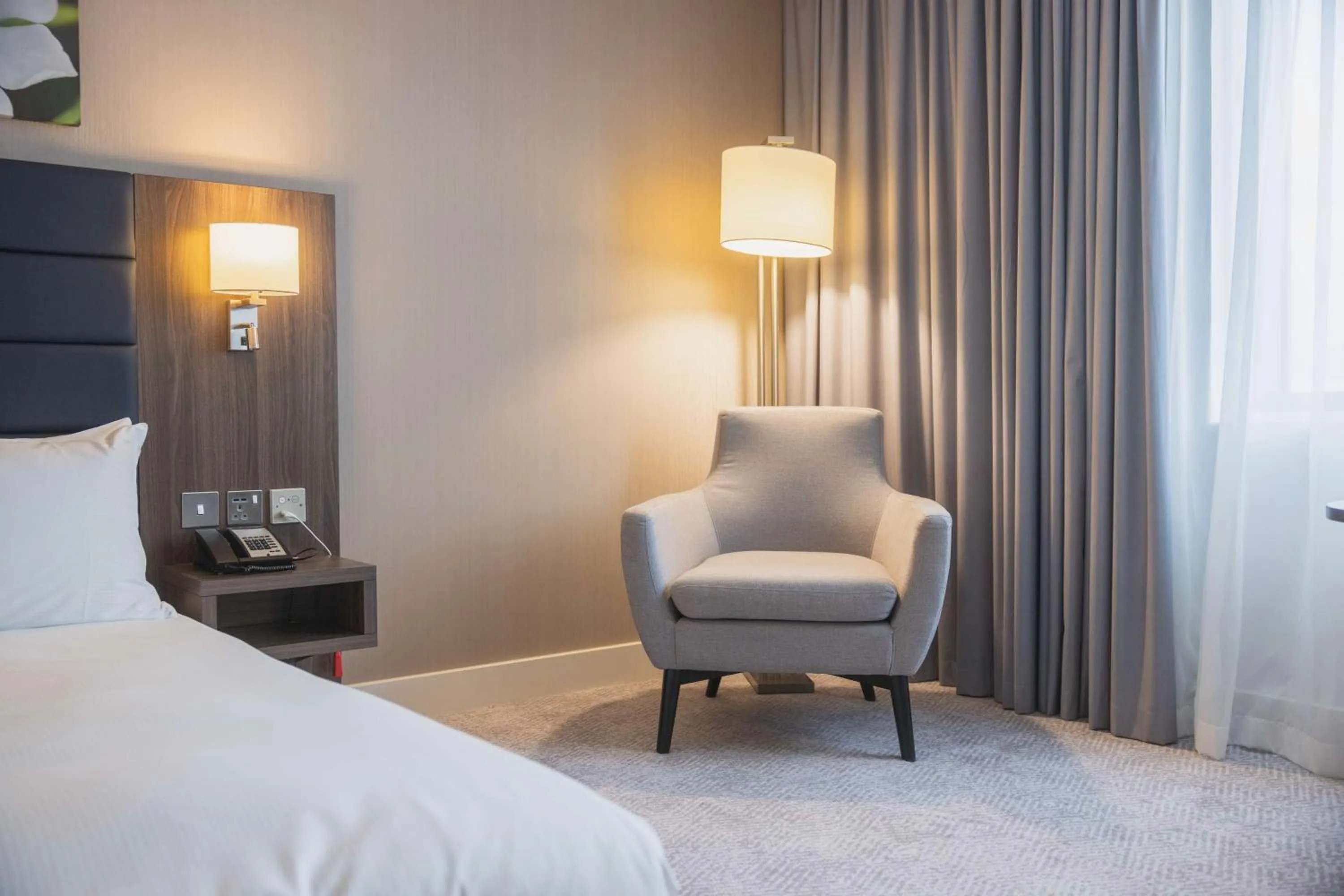 Bed in Hilton Garden Inn Birmingham Airport Uk