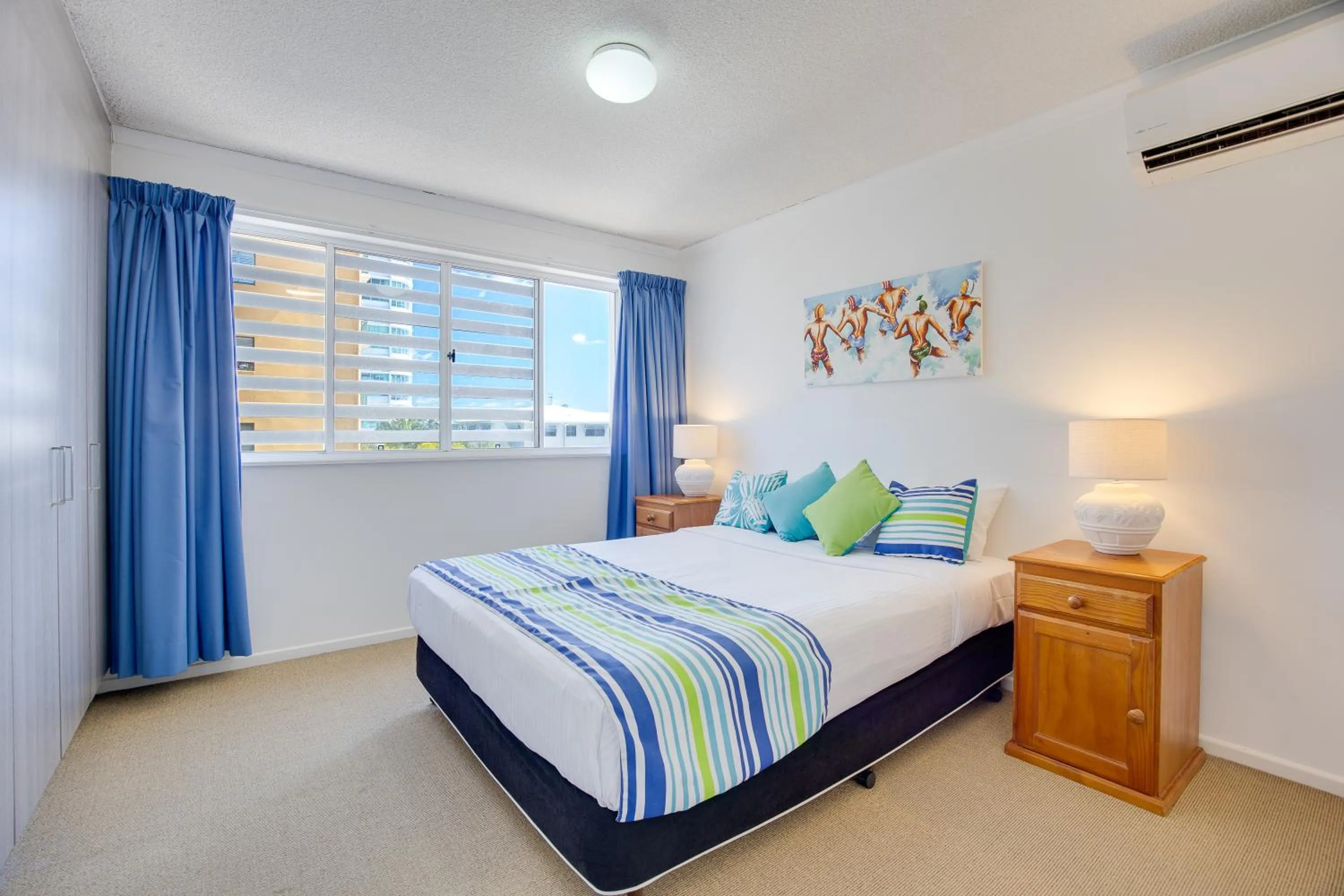 Bedroom, Bed in Coral Sea Apartments