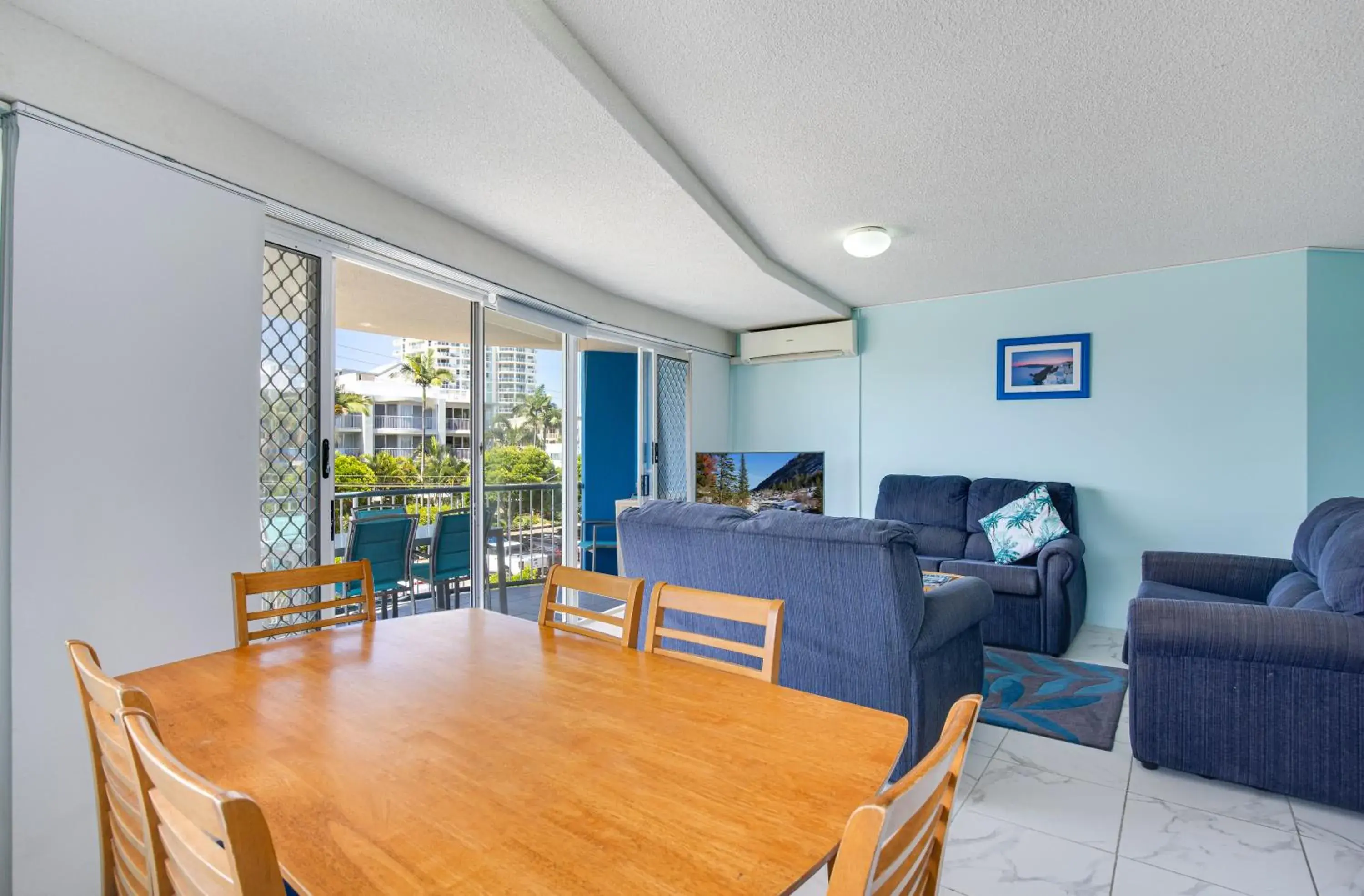 Three-Bedroom Apartment - Second Floor in Coral Sea Apartments Three-Bedroom Apartment - Second Floor in Coral Sea Apartments