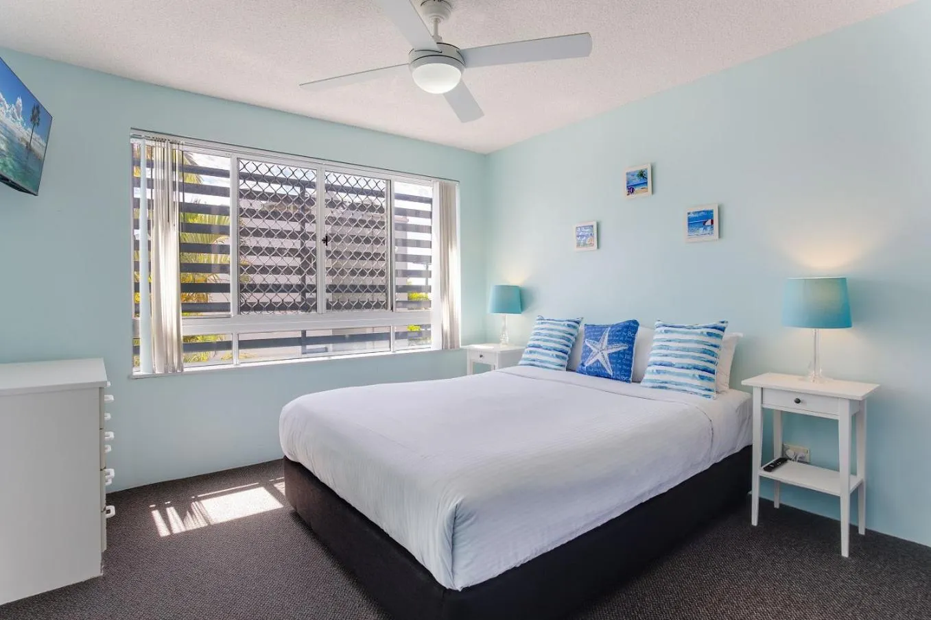 Bed in Coral Sea Apartments