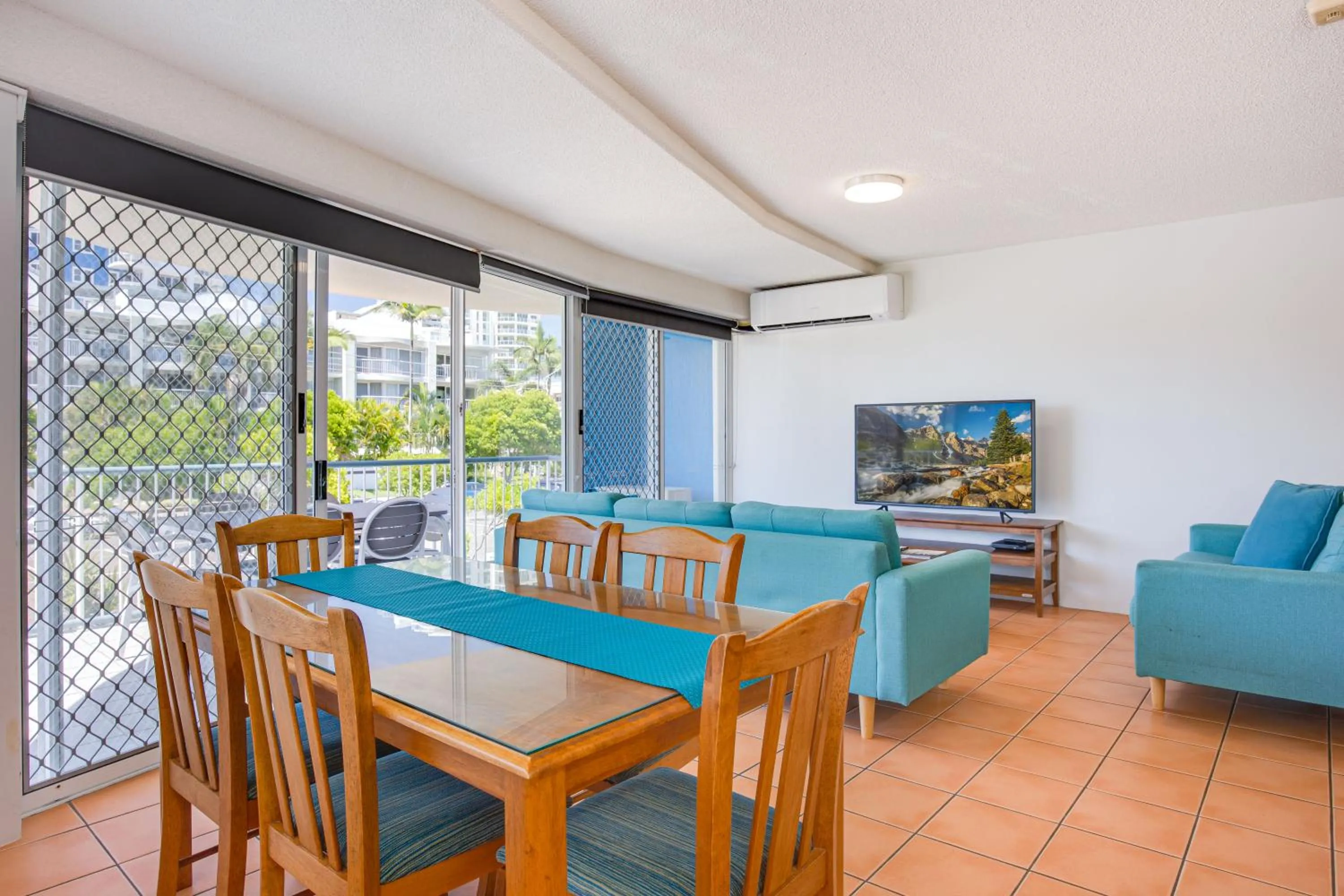 Dining area in Coral Sea Apartments