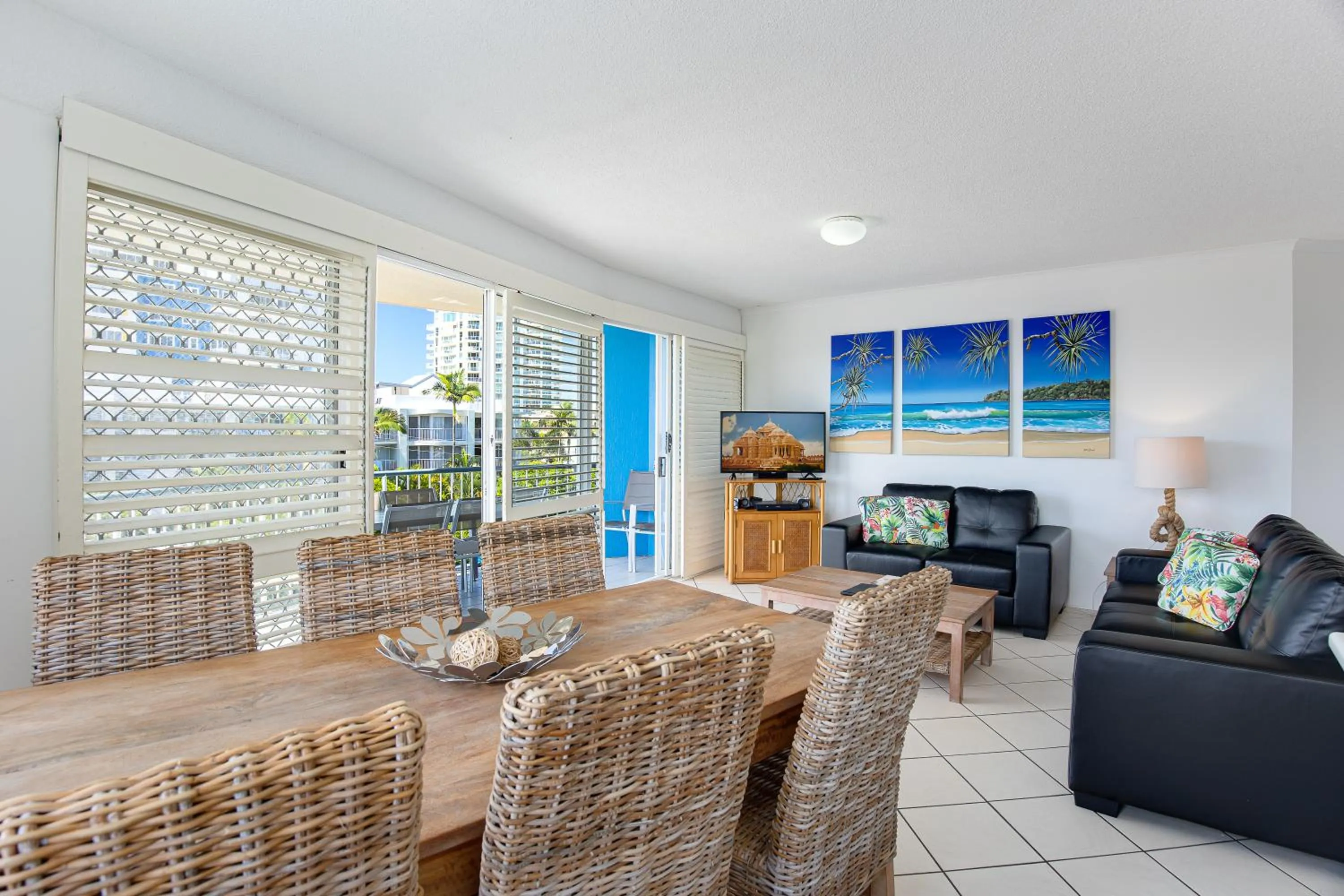 Dining area in Coral Sea Apartments