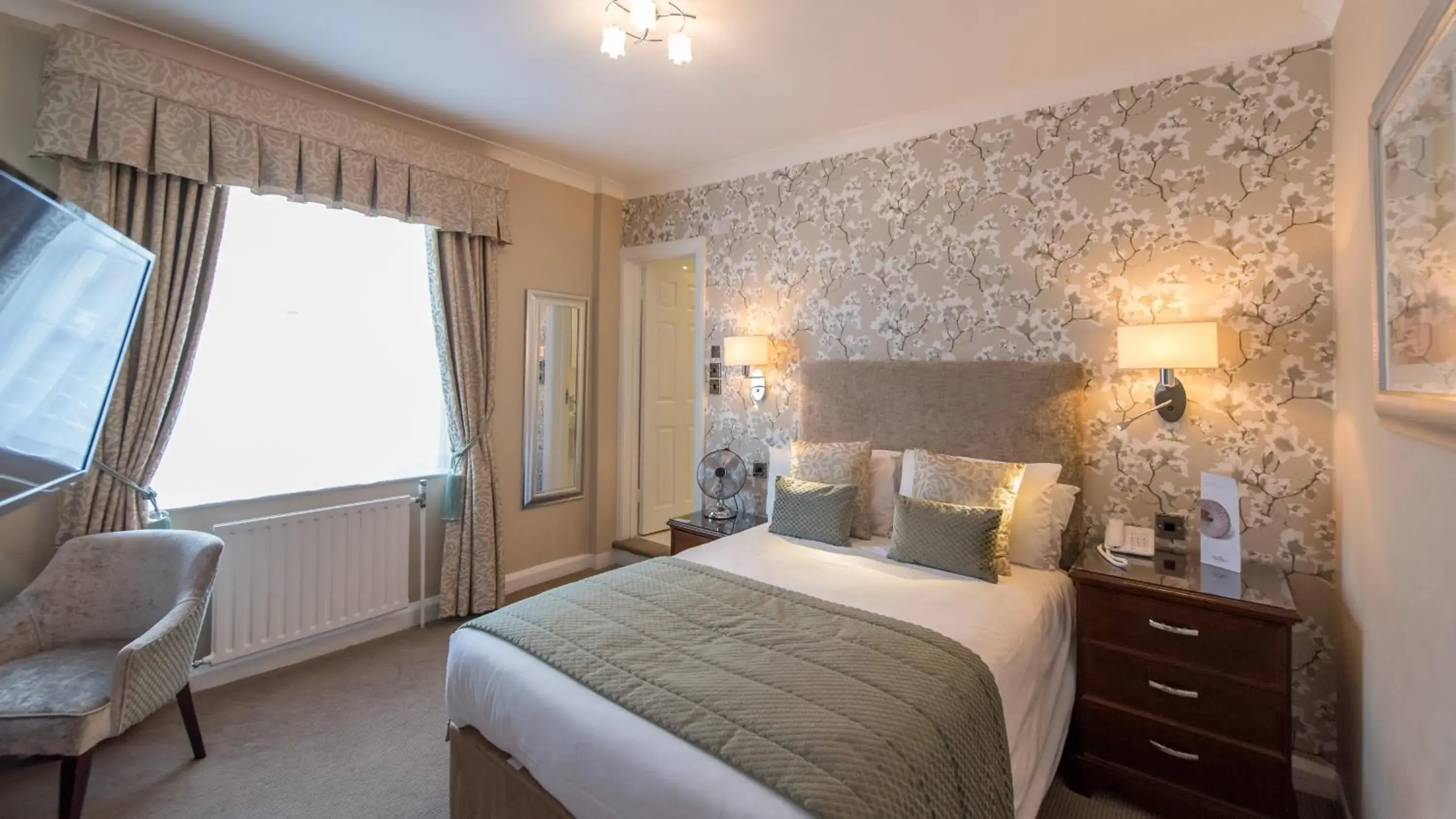 Small Double Room in The Imperial Hotel Small Double Room in The Imperial Hotel