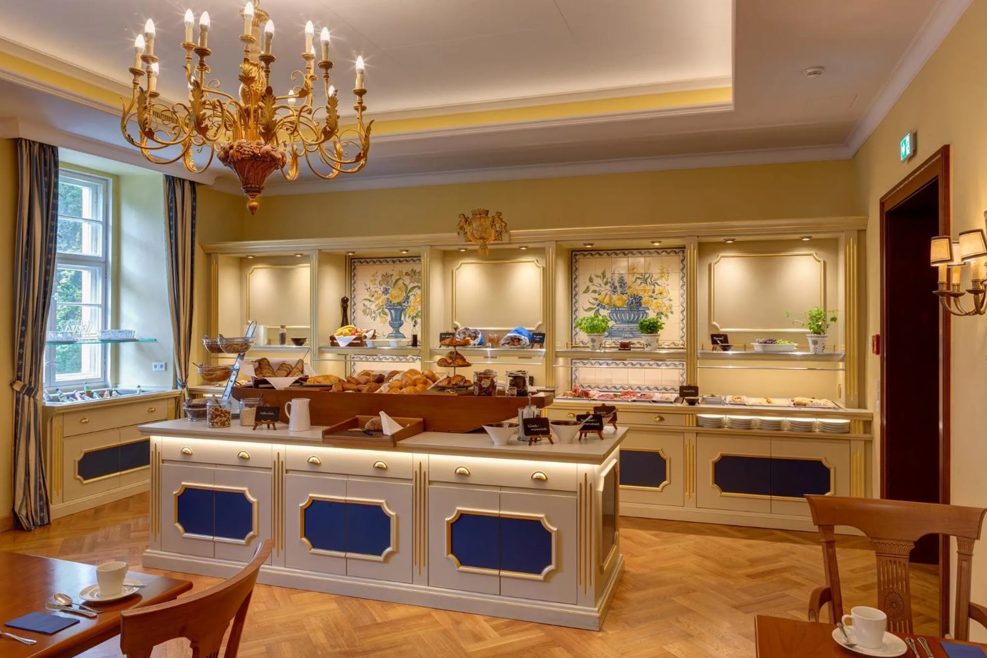 Restaurant/places to eat in Urlaubsresidenz Marstall und Kanzlei im Schlossensemble