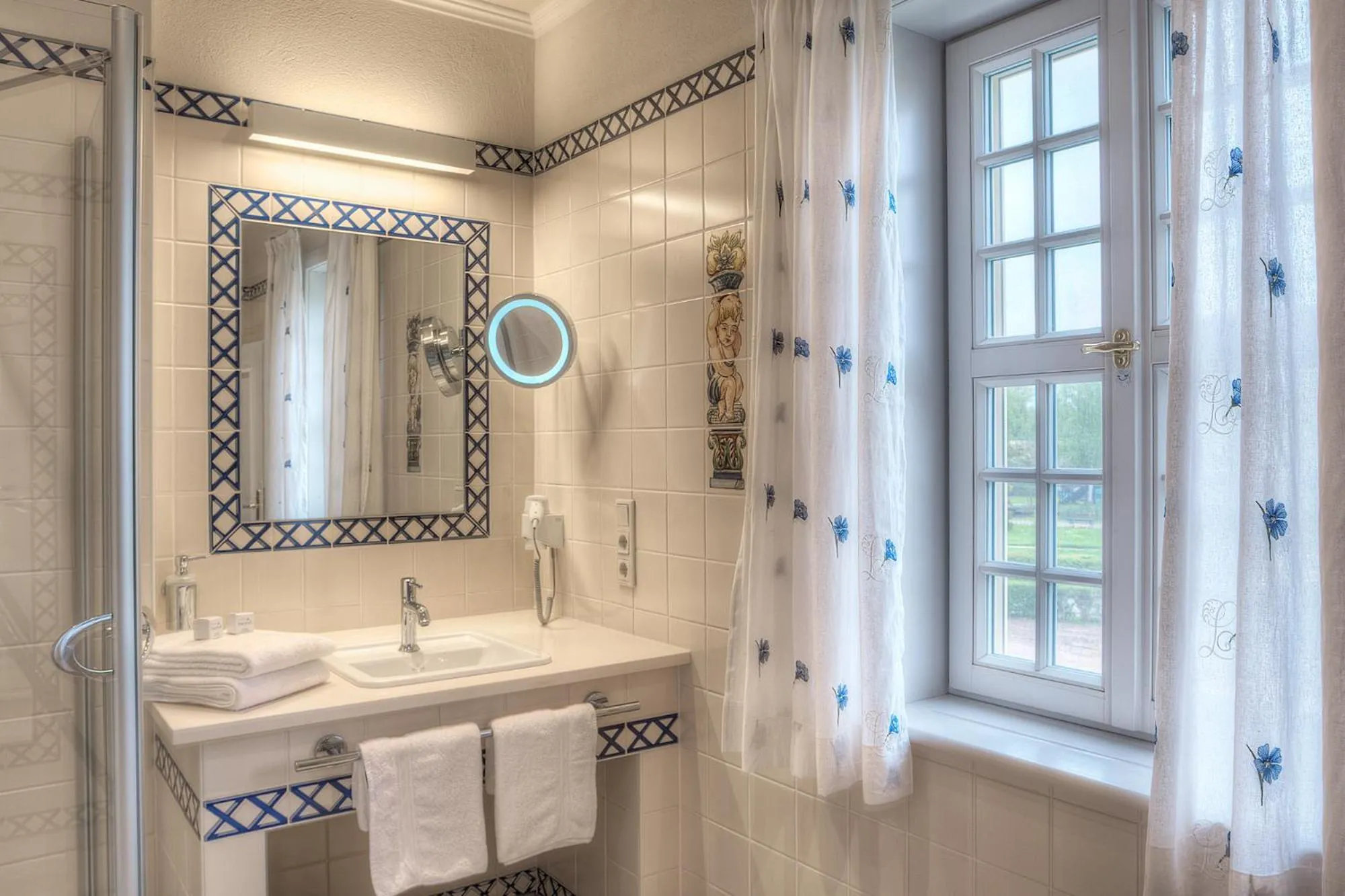 Bathroom in Urlaubsresidenz Marstall und Kanzlei im Schlossensemble