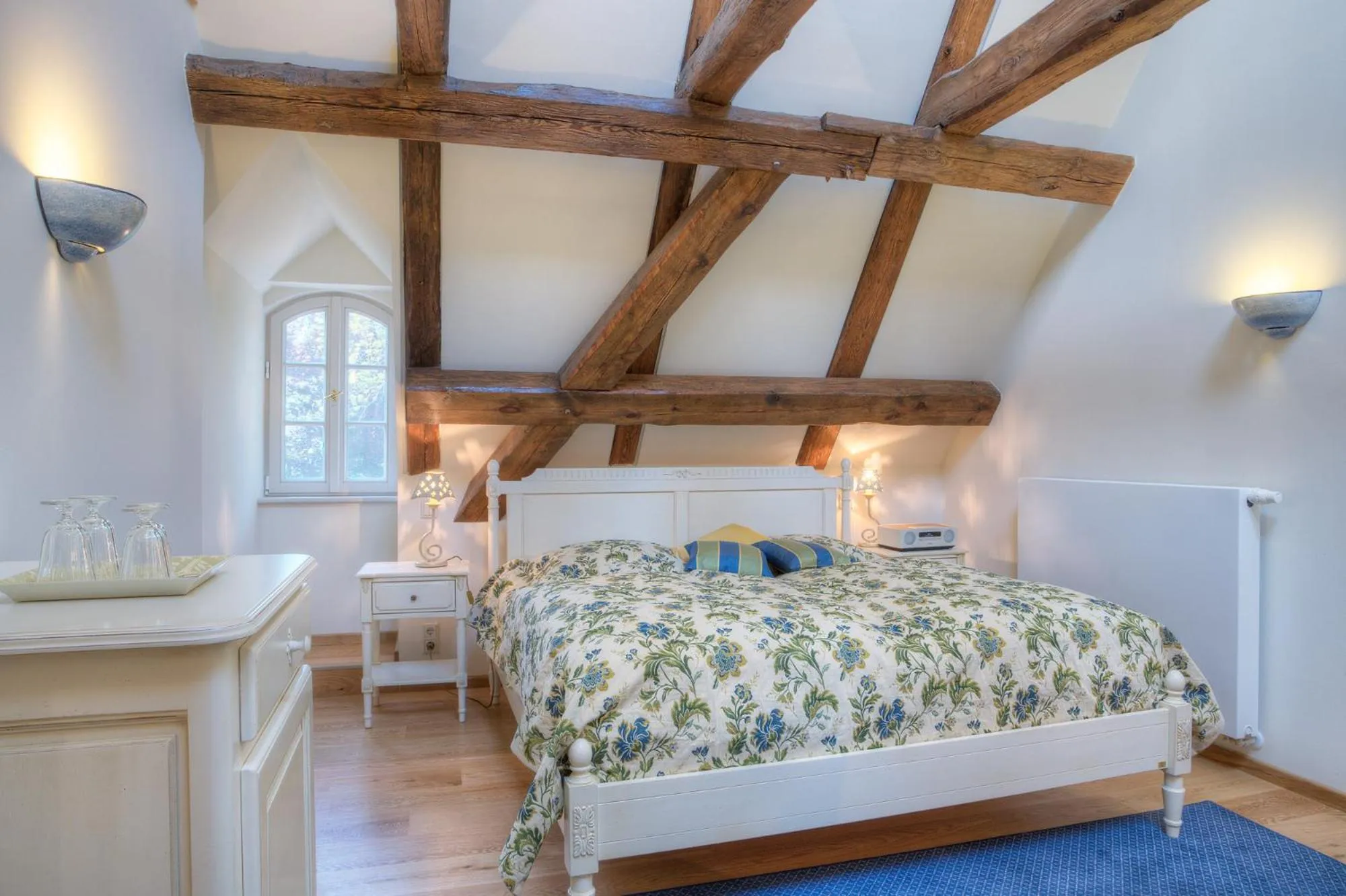 Photo of the whole room, Bed in Urlaubsresidenz Marstall und Kanzlei im Schlossensemble