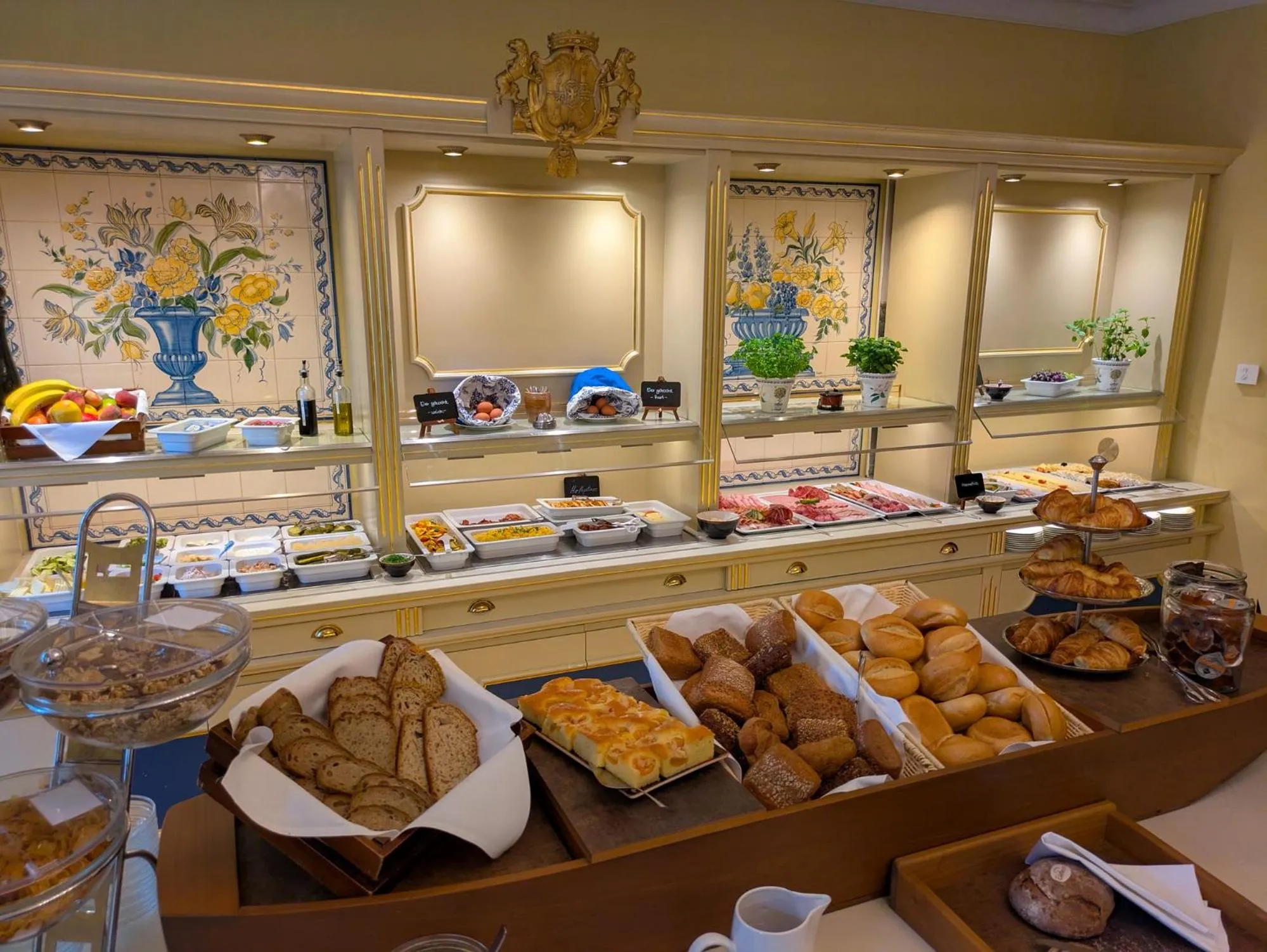 Restaurant/places to eat in Urlaubsresidenz Marstall und Kanzlei im Schlossensemble