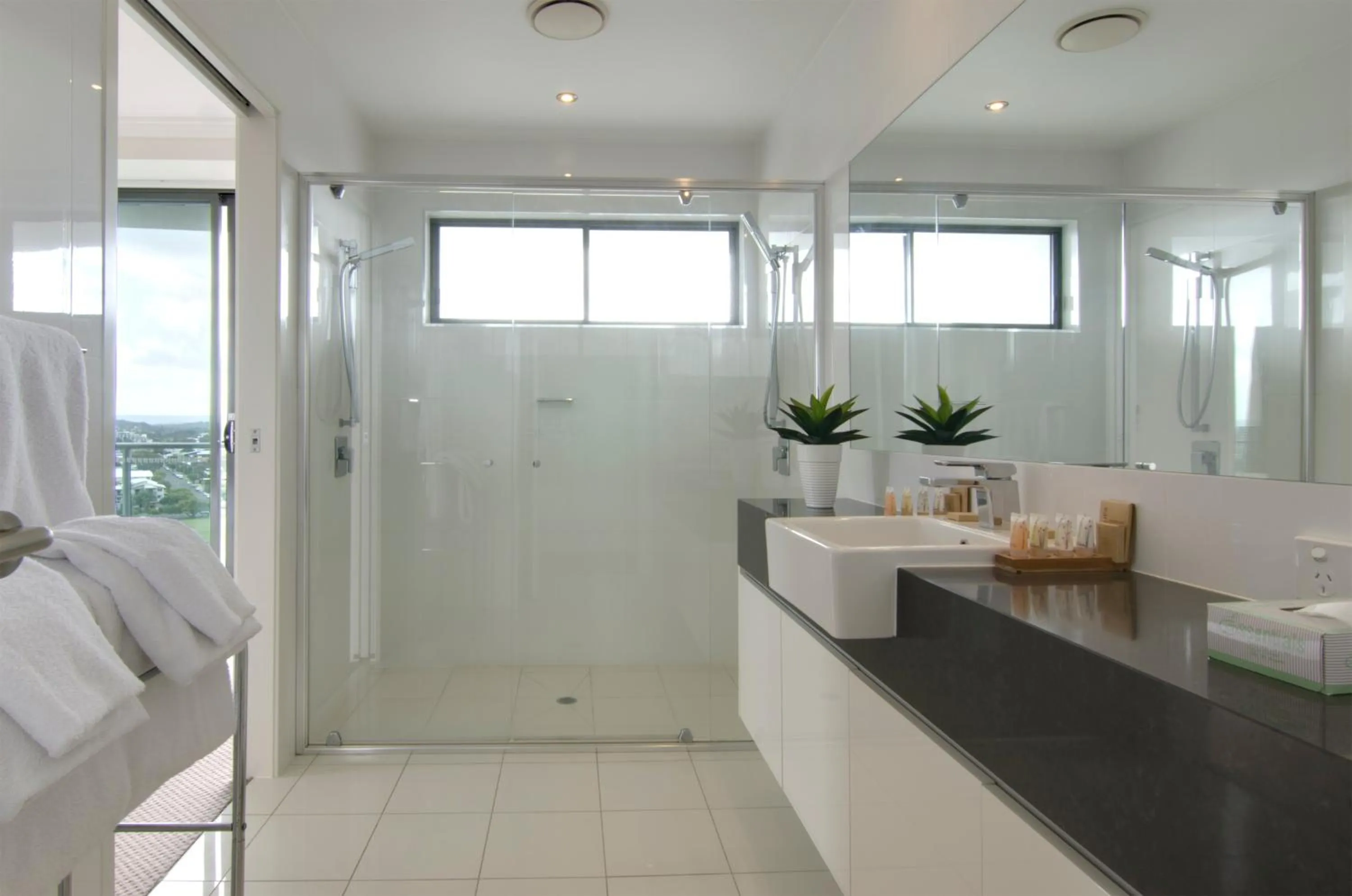 Shower in Beach on Sixth