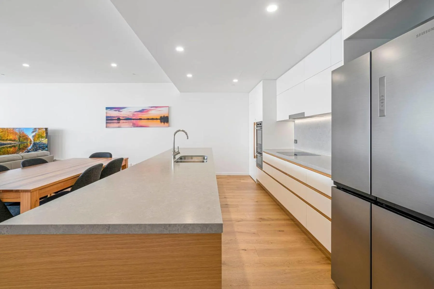 Kitchen or kitchenette in Beach on Sixth