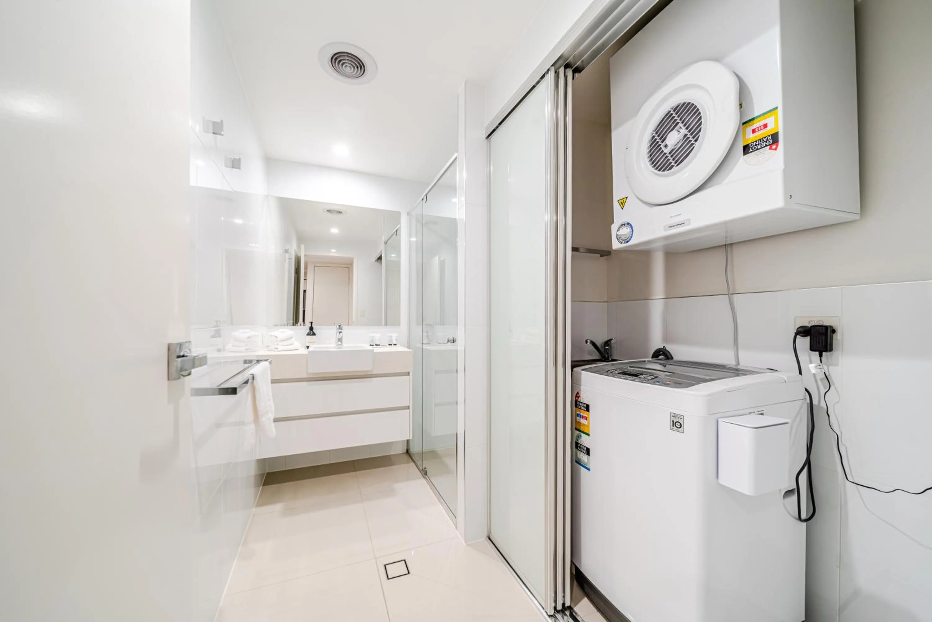 laundry in Beach on Sixth