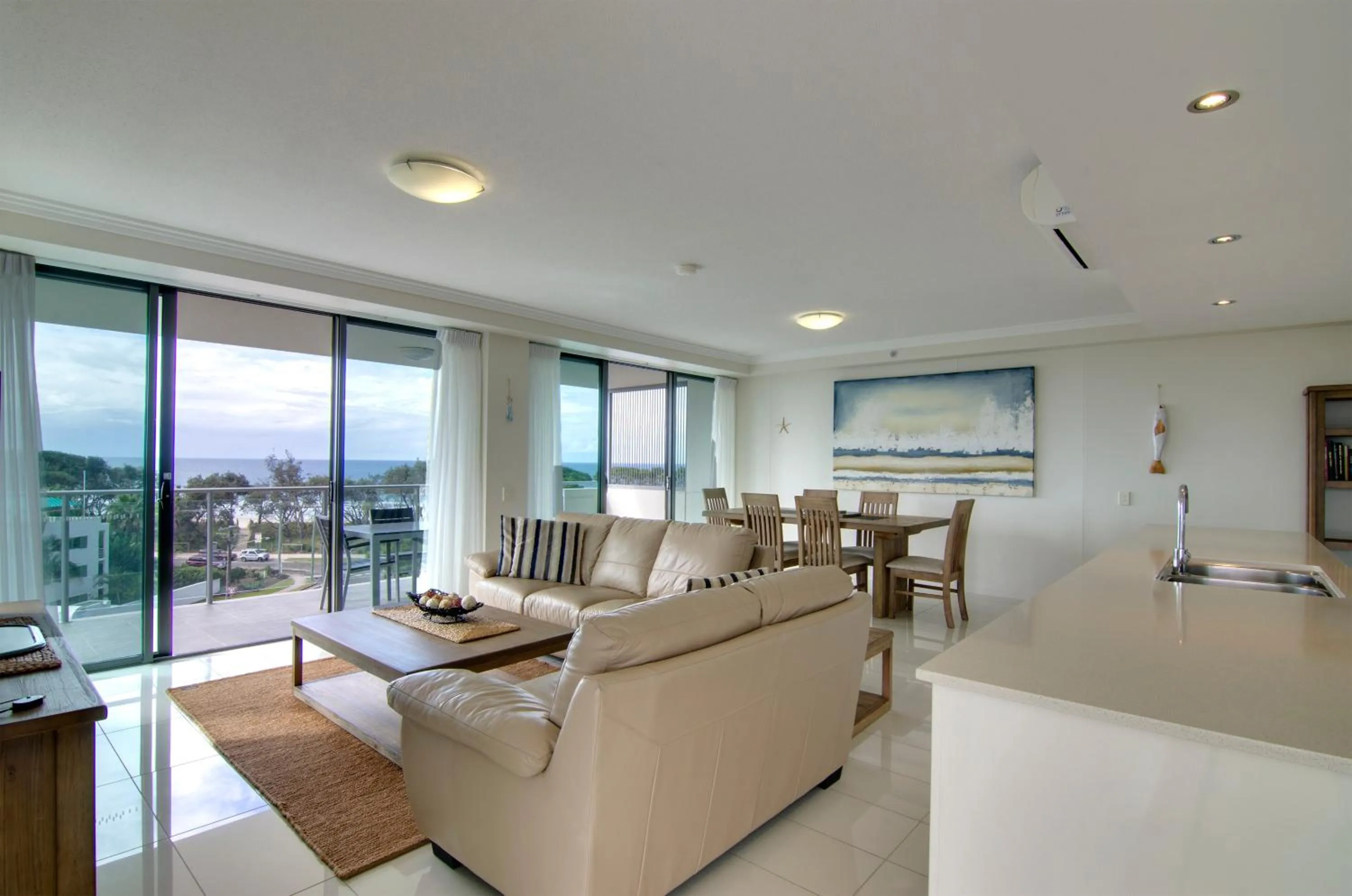 Kitchen or kitchenette in Beach on Sixth