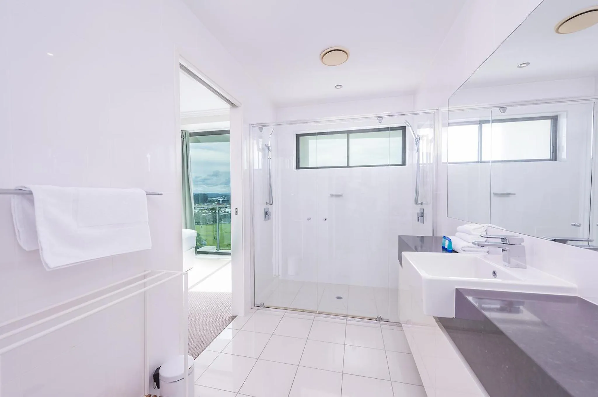 Shower in Beach on Sixth