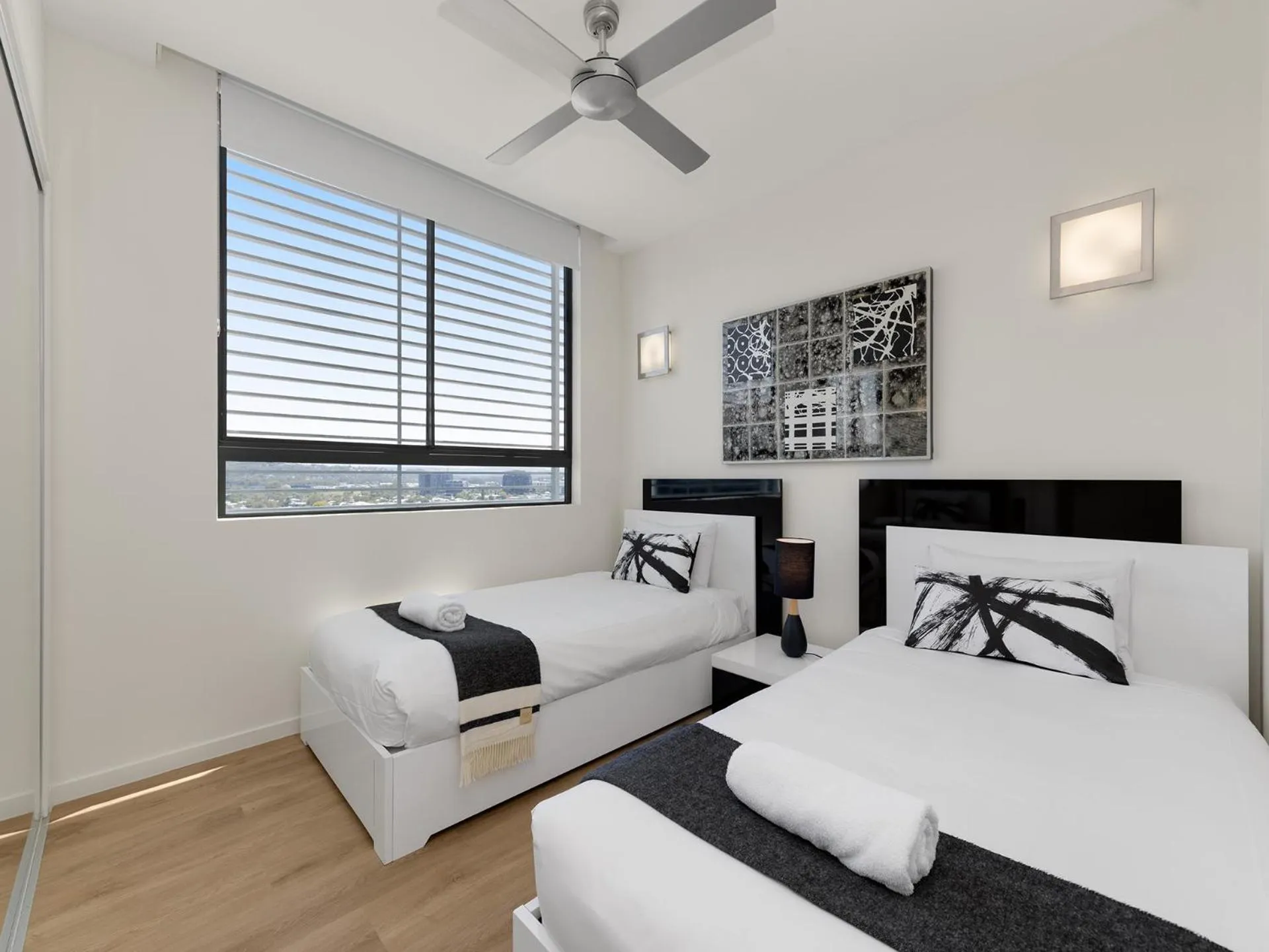 Bedroom, Bed in Beach on Sixth