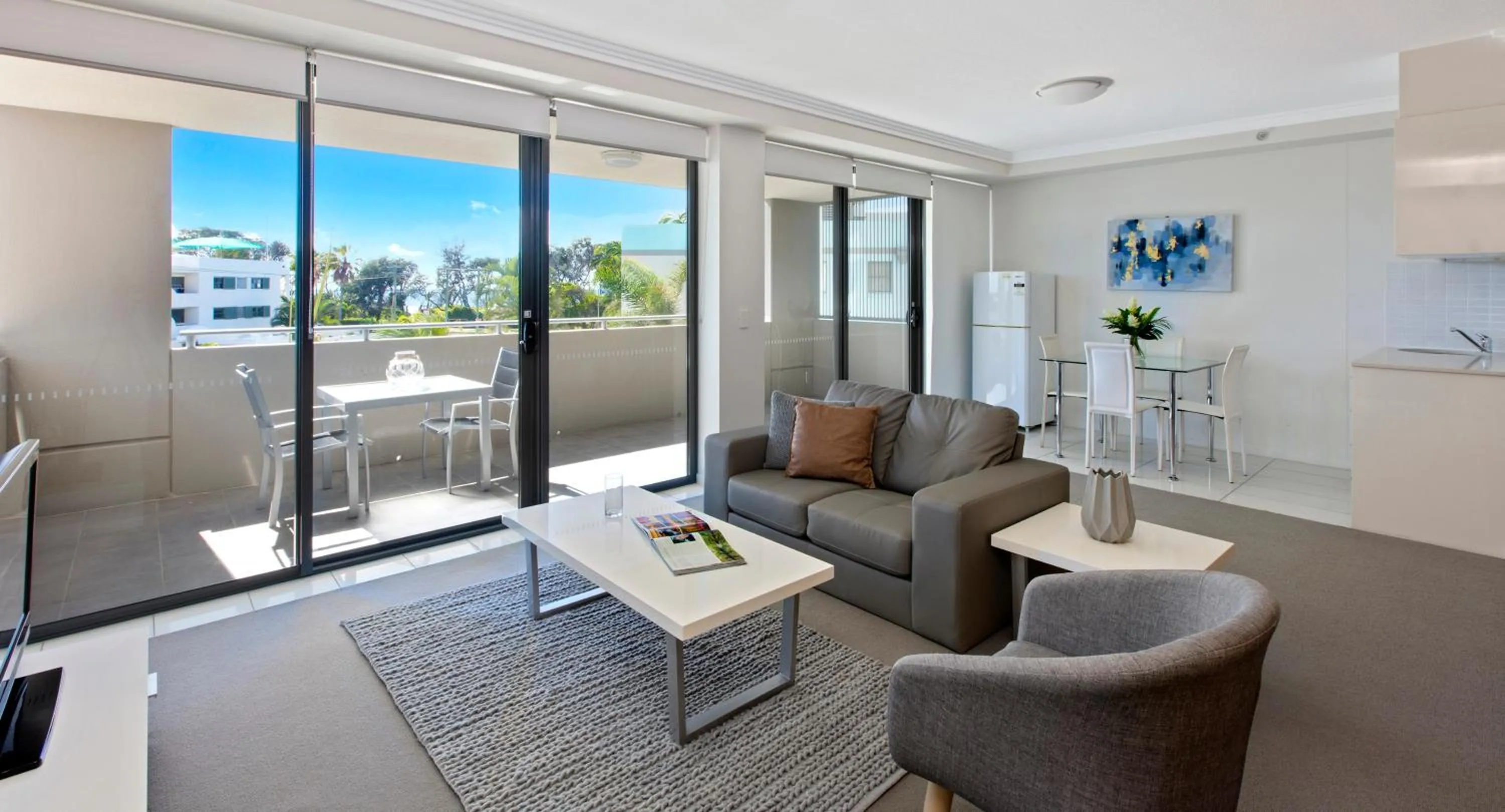 Day in Beach on Sixth