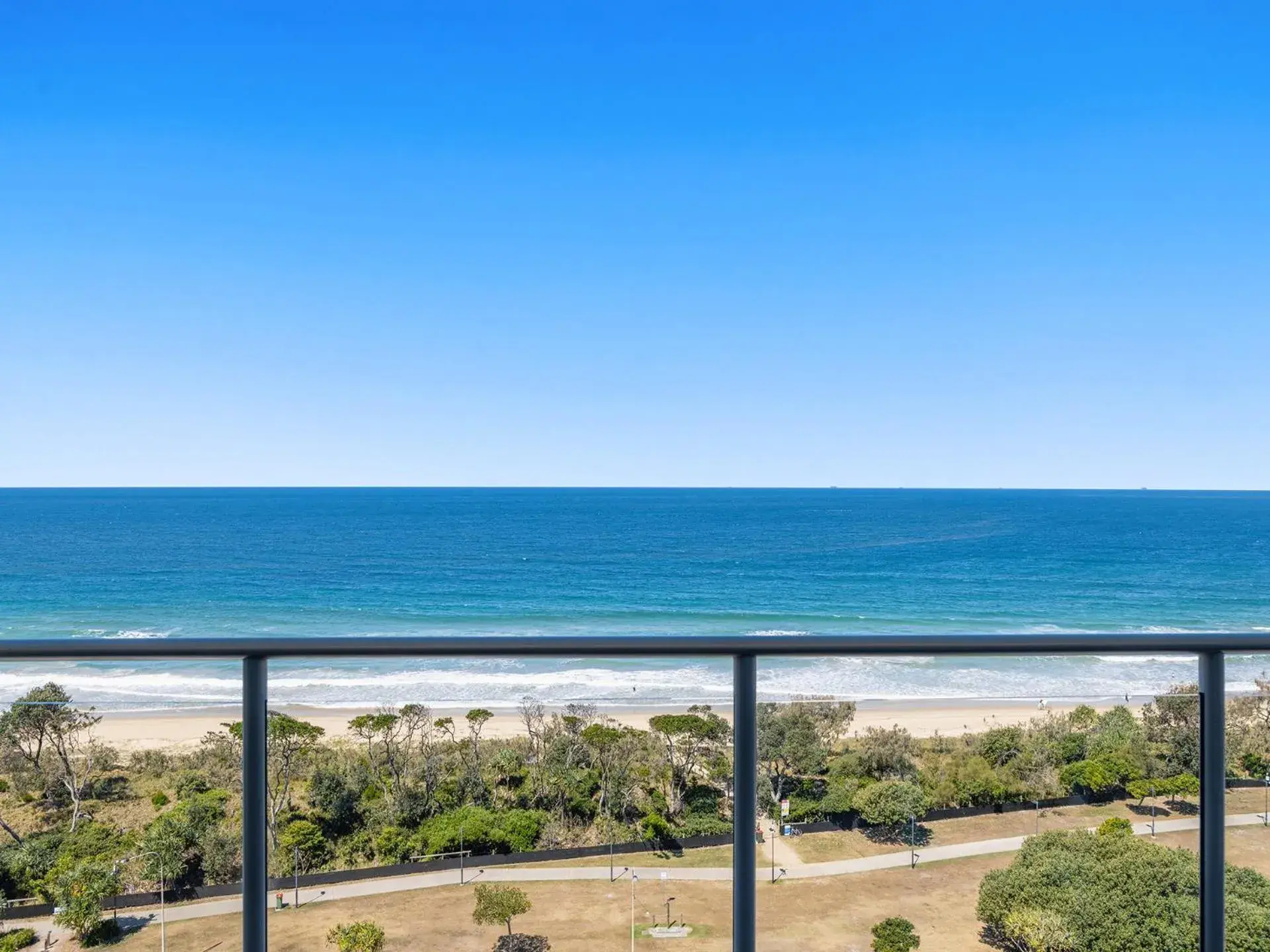 3 Bedroom Penthouse with Ocean Views in Beach on Sixth 3 Bedroom Penthouse with Ocean Views in Beach on Sixth