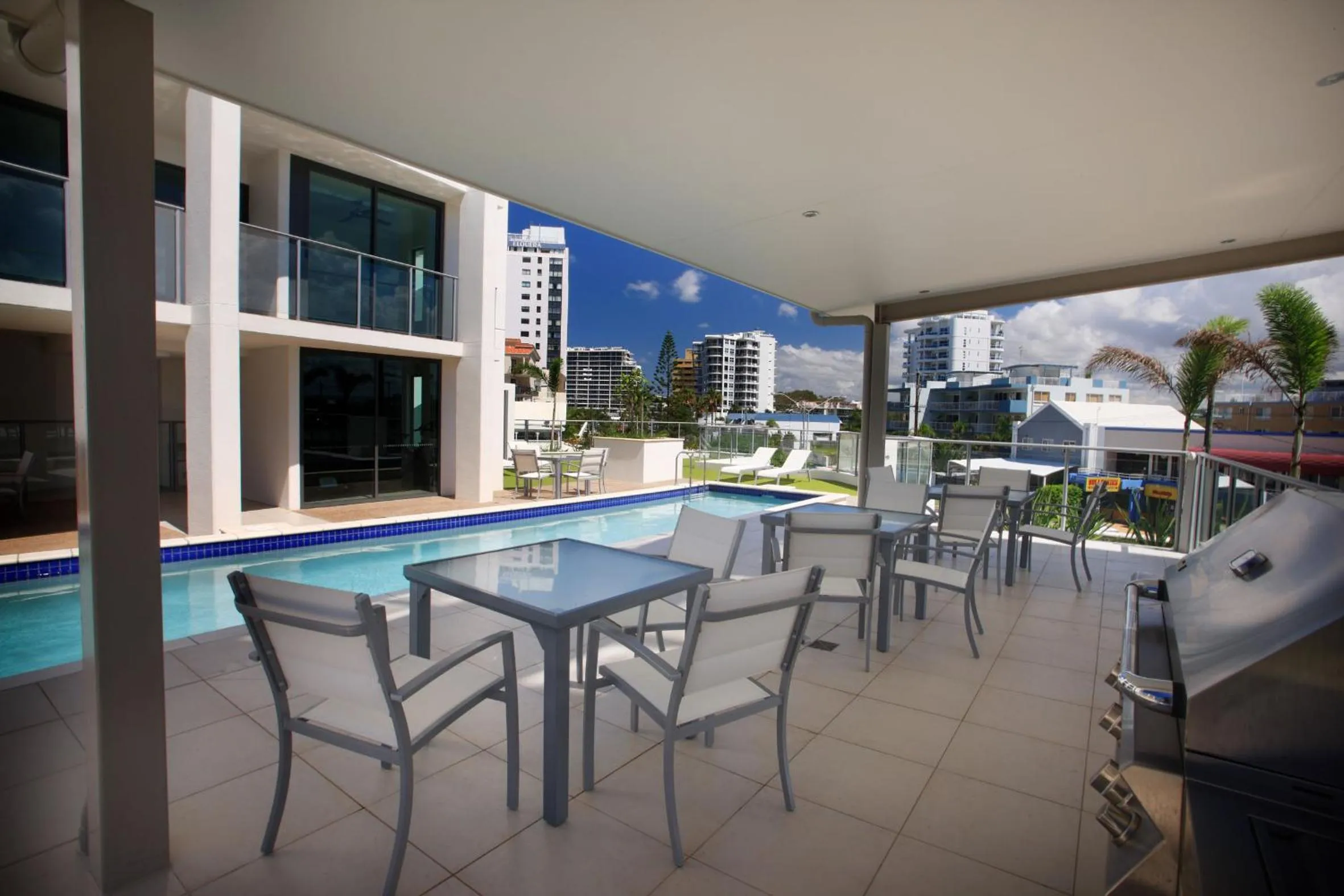 Patio in Beach on Sixth