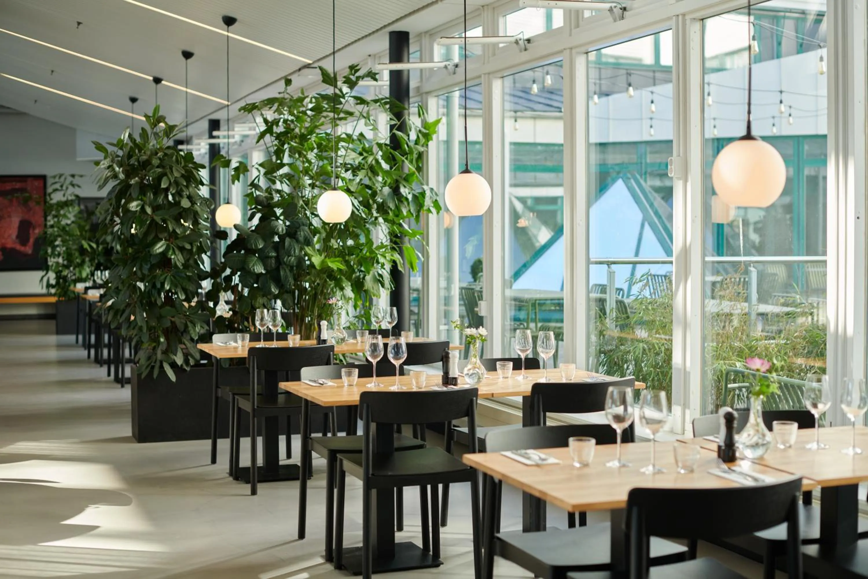 Restaurant/places to eat in First Hotel Stockholm North