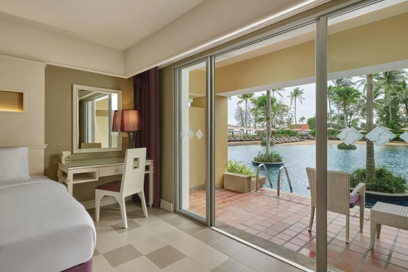 Balcony/Terrace, Bed in Angsana Laguna Phuket