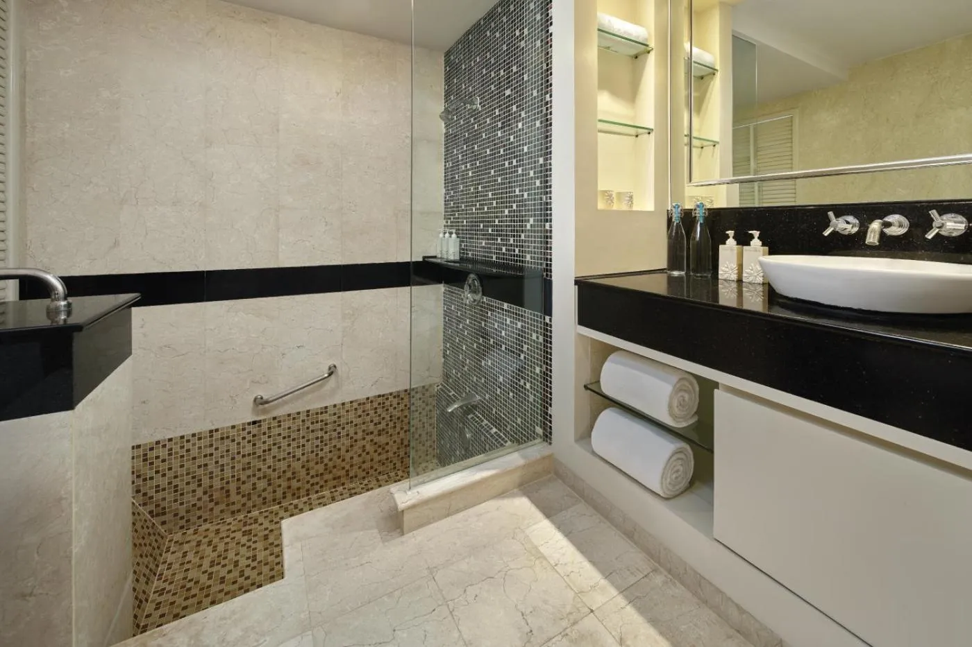 Shower, Bed in Angsana Laguna Phuket