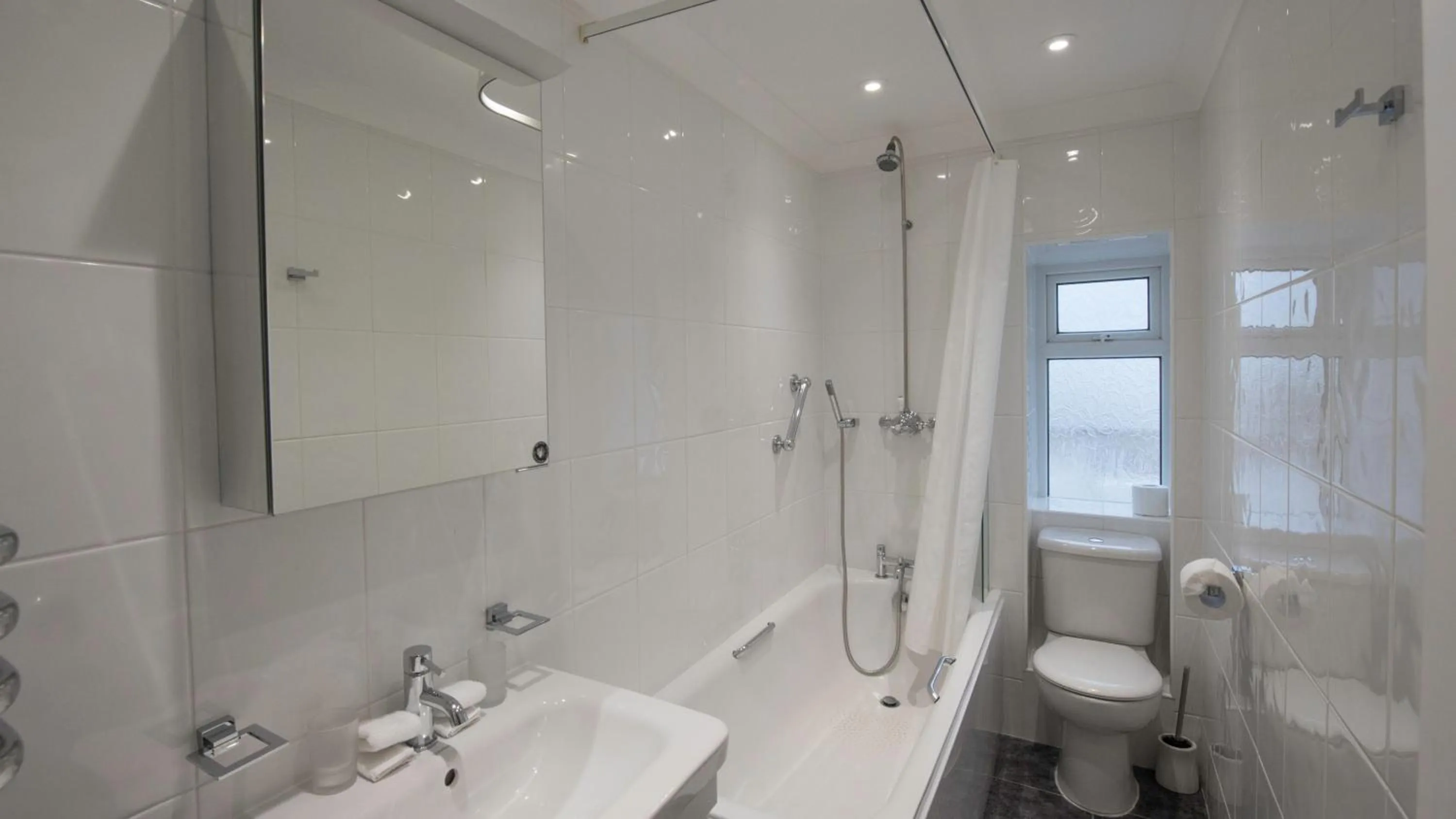Bathroom in Saunton Sands Hotel Source Spa and Wellness