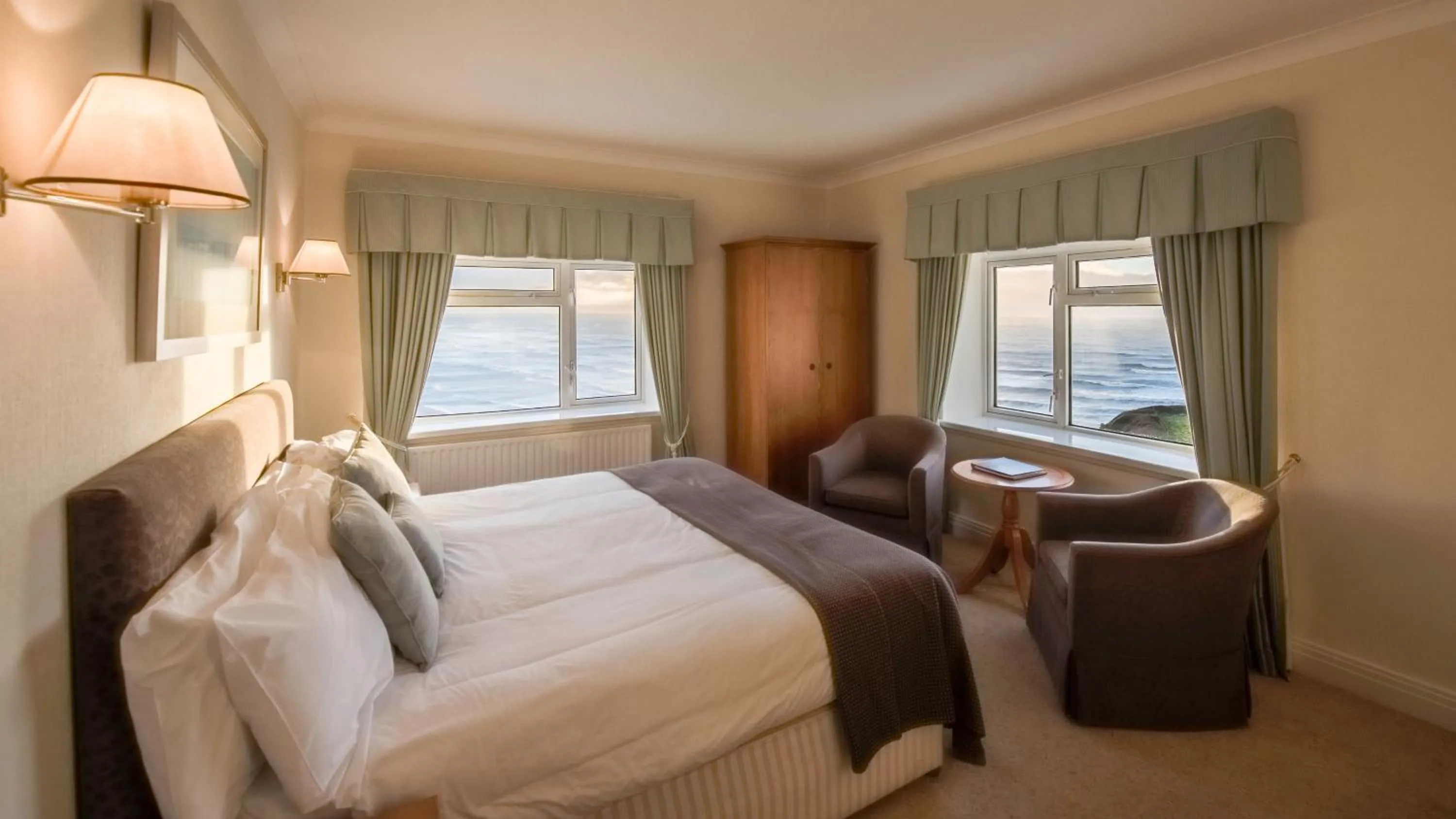 Bedroom, Bed in Saunton Sands Hotel Source Spa and Wellness