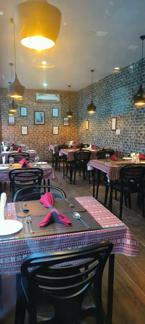 Restaurant/places to eat in Yaksha Holiday Home Restaurant/places to eat in Yaksha Holiday Home