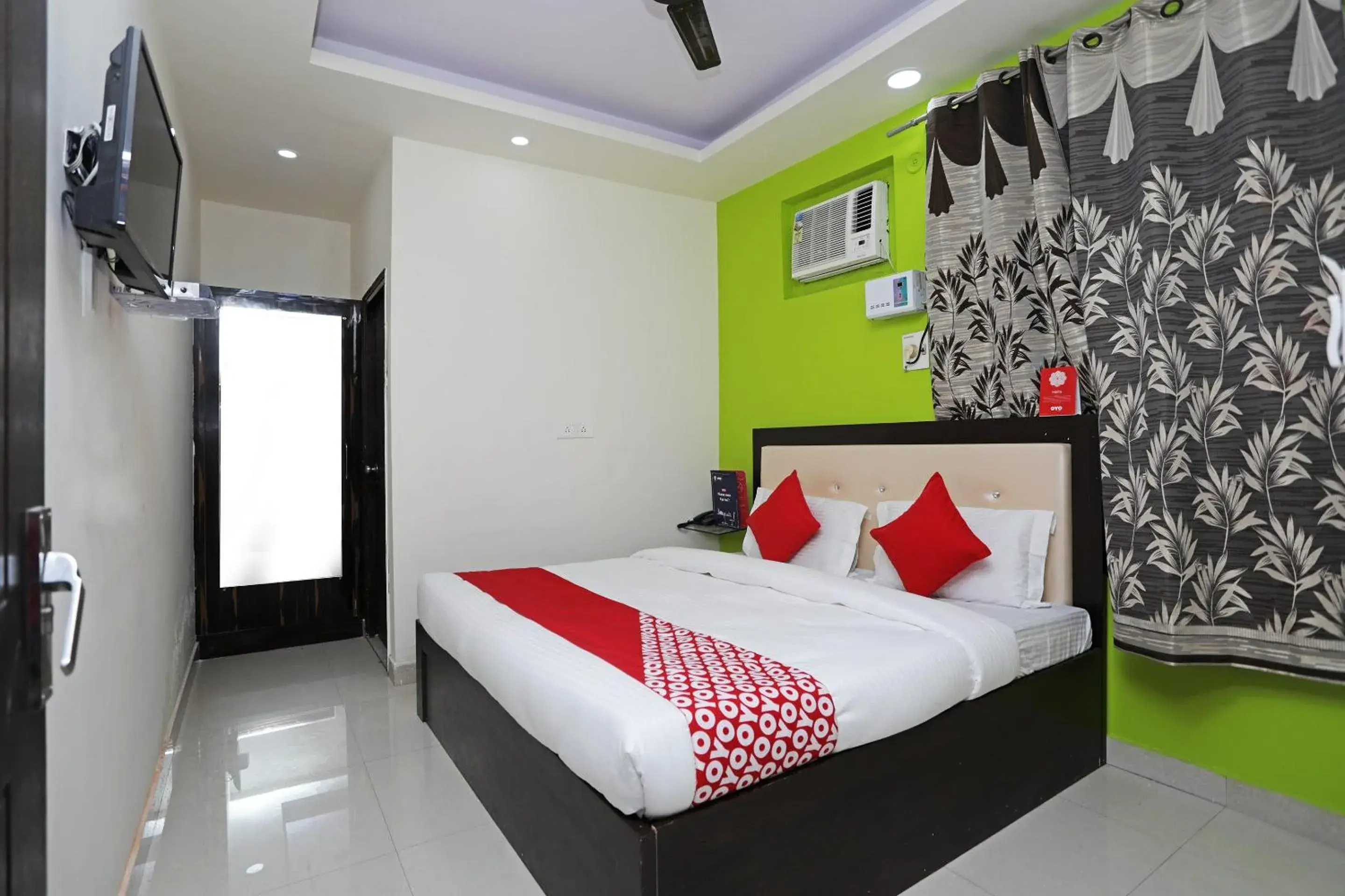 Standard Double Room - single occupancy in Super Hotel O Raj Palace Standard Double Room - single occupancy in Super Hotel O Raj Palace