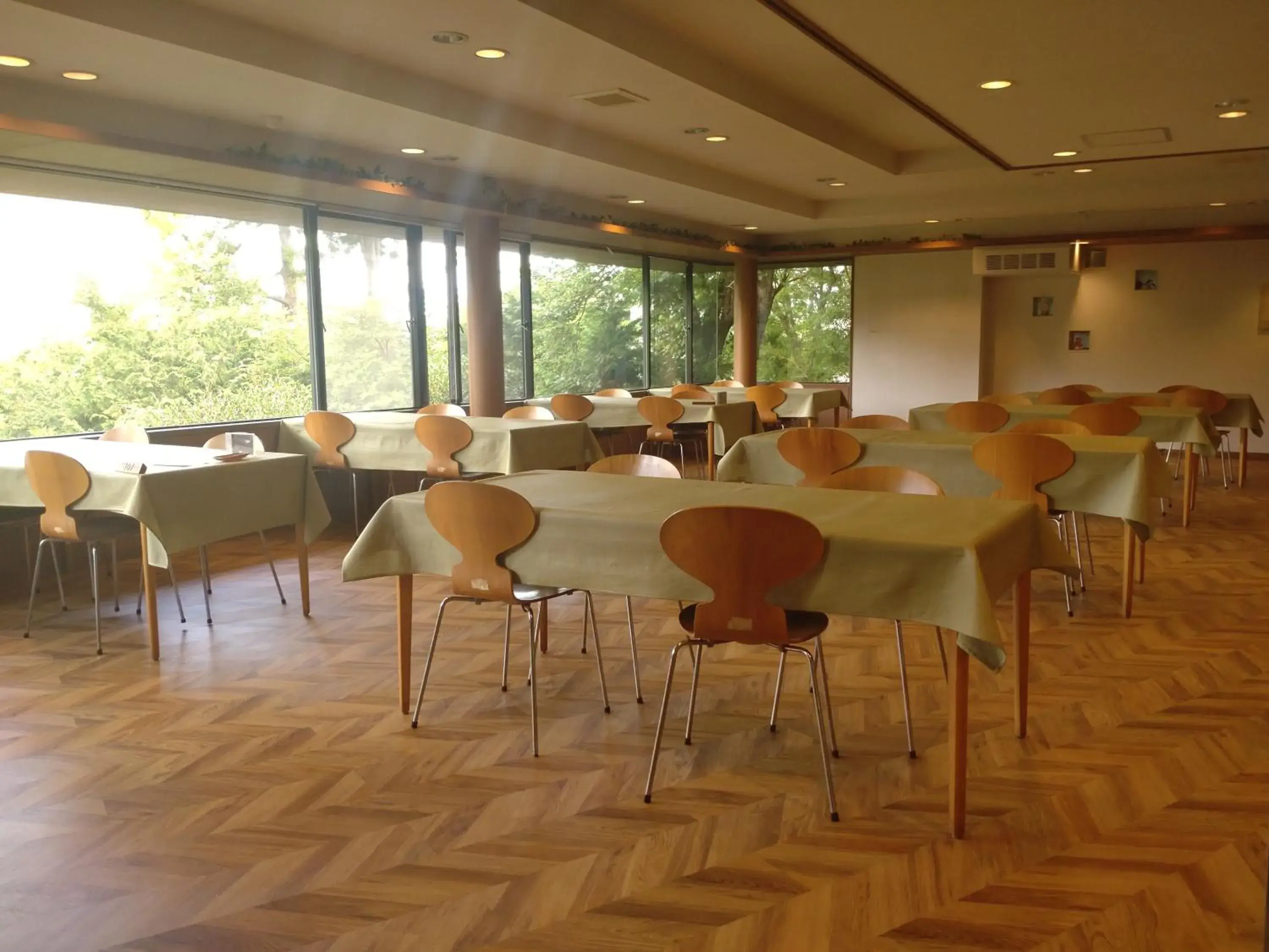 Restaurant/places to eat in Lalaca Restaurant/places to eat in Lalaca