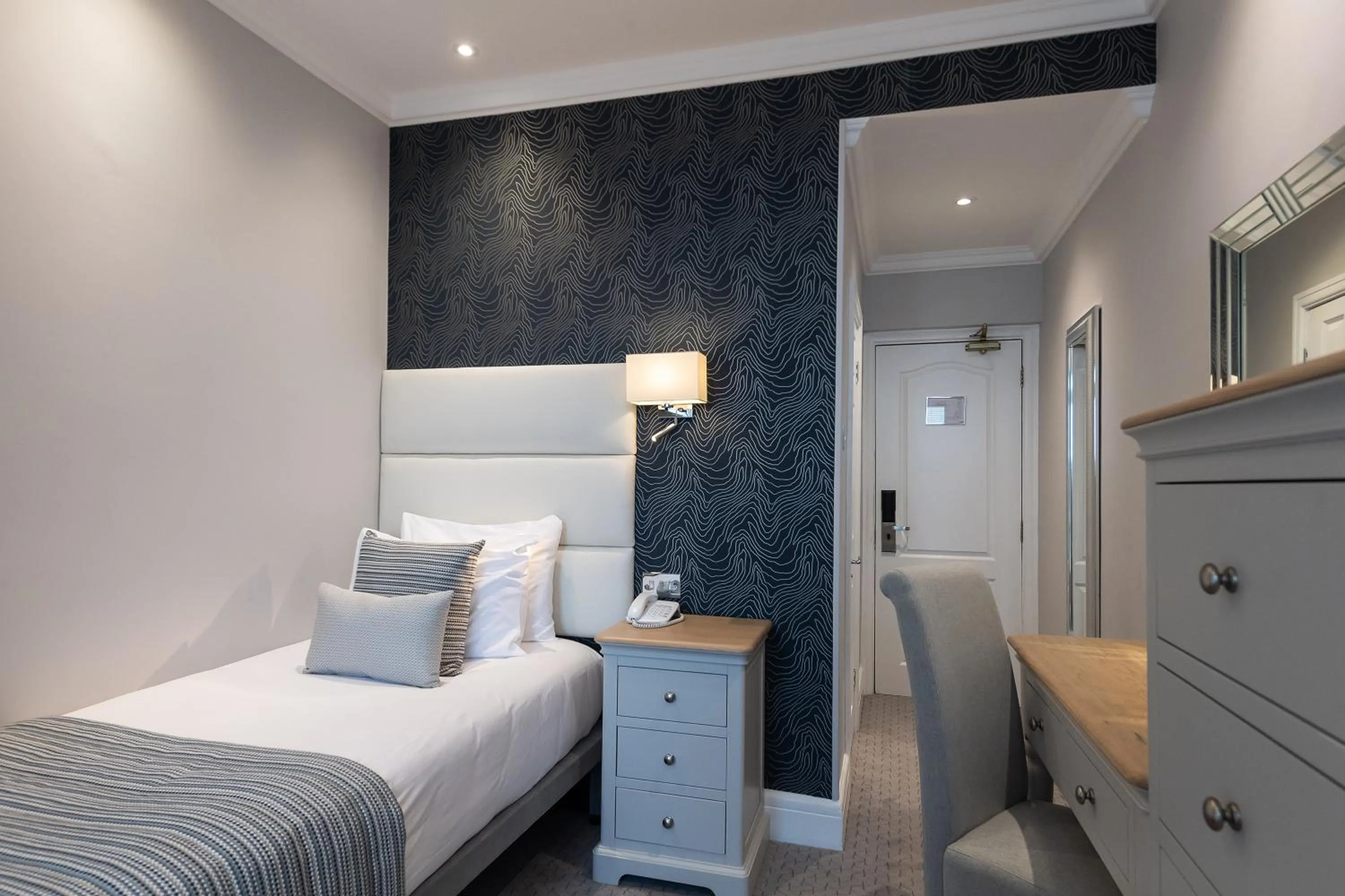 Bedroom, Bed in The Carlyon Bay Hotel and Spa