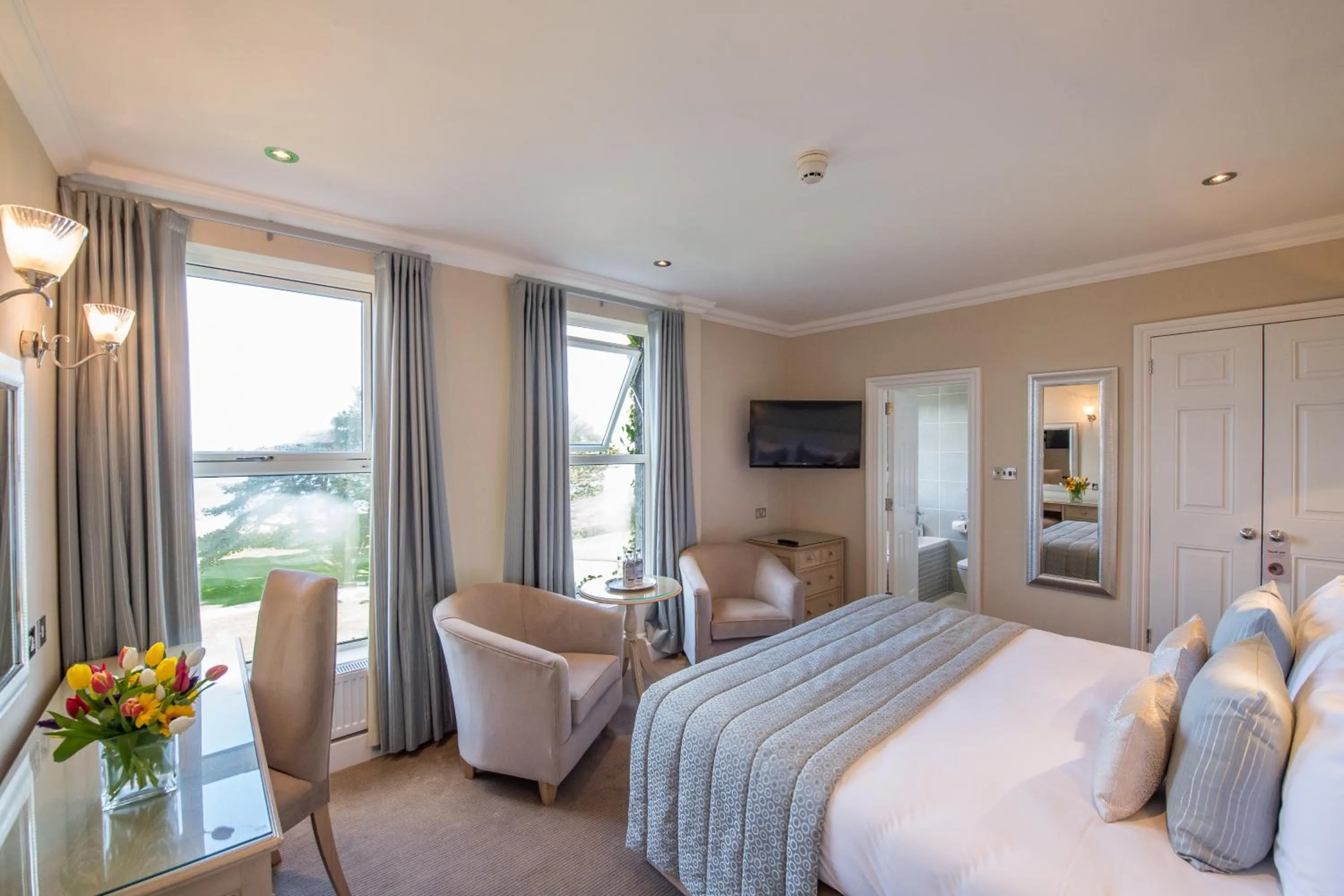 Bedroom, Bed in The Carlyon Bay Hotel and Spa