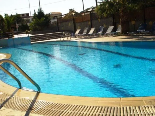 Swimming pool in SunnySun Studios