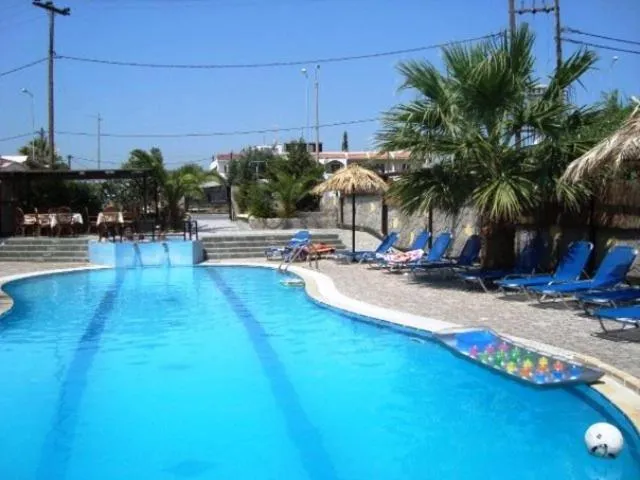 Swimming pool in SunnySun Studios