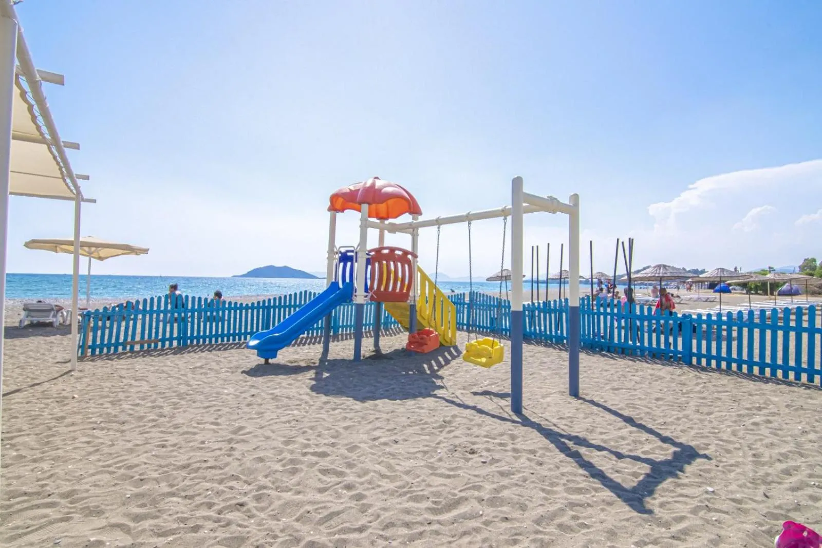 Children play ground in Sunset Beach Club Aqualettings Mermaid 11