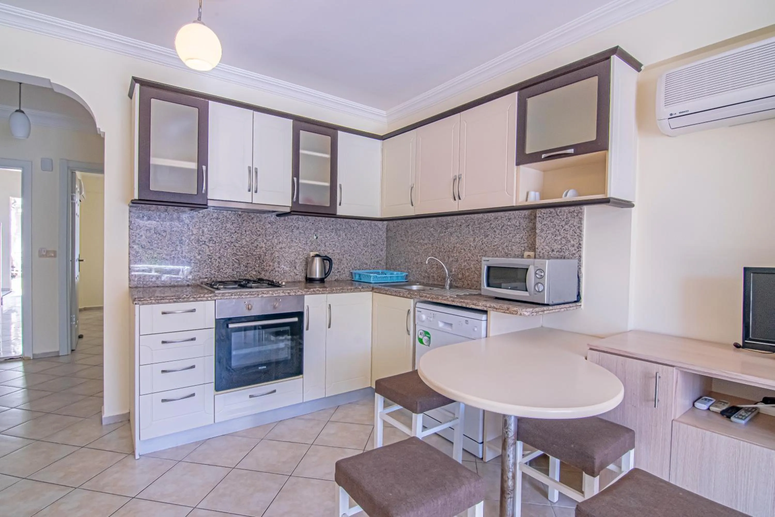 Kitchen or kitchenette in Sunset Beach Club Aqualettings Mermaid 11