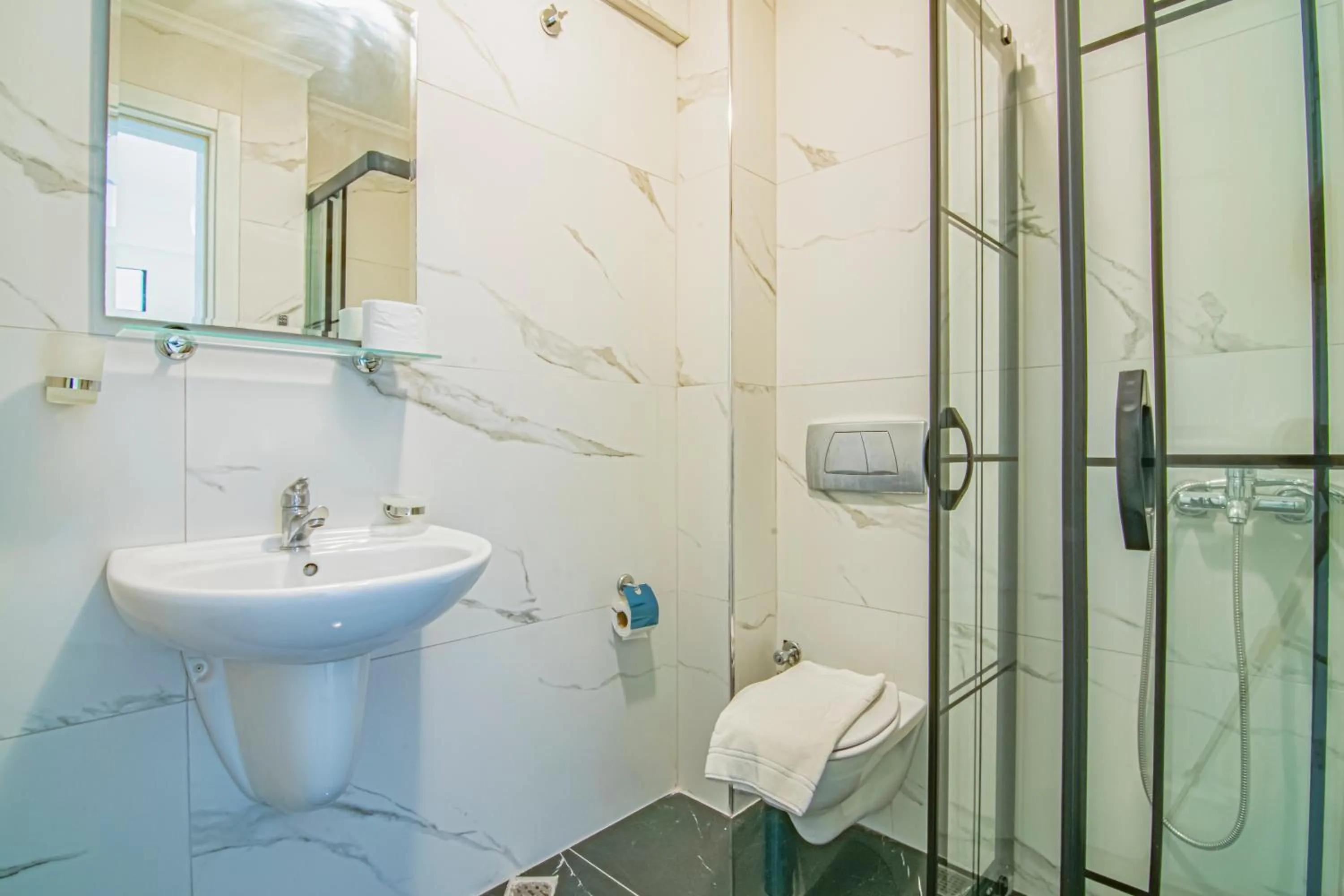 Toilet in Sunset Beach Club Aqualettings Mermaid 11